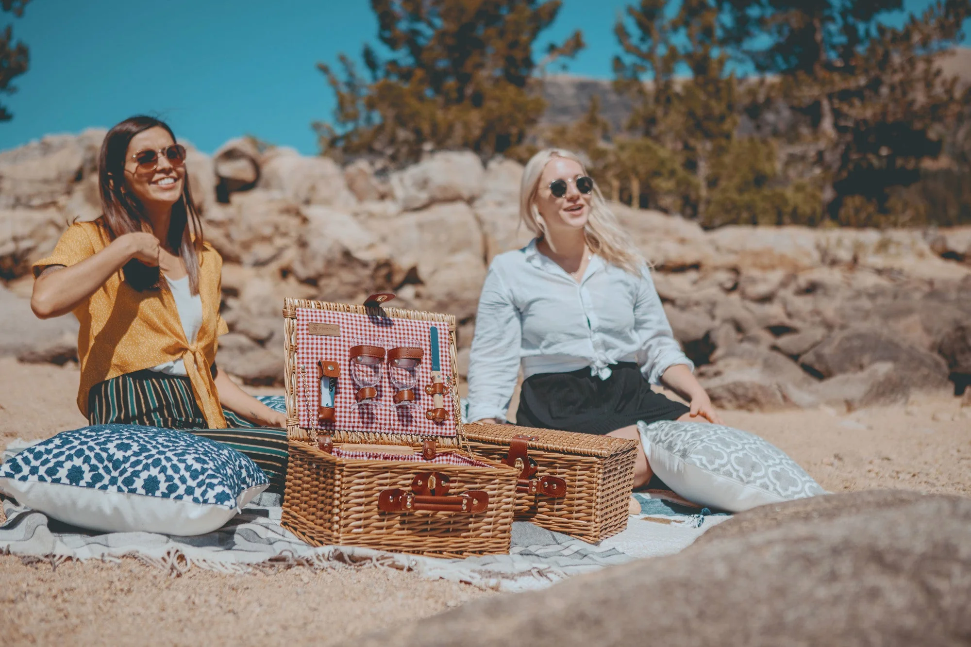 Classic Wine & Cheese Picnic Basket - Image 4