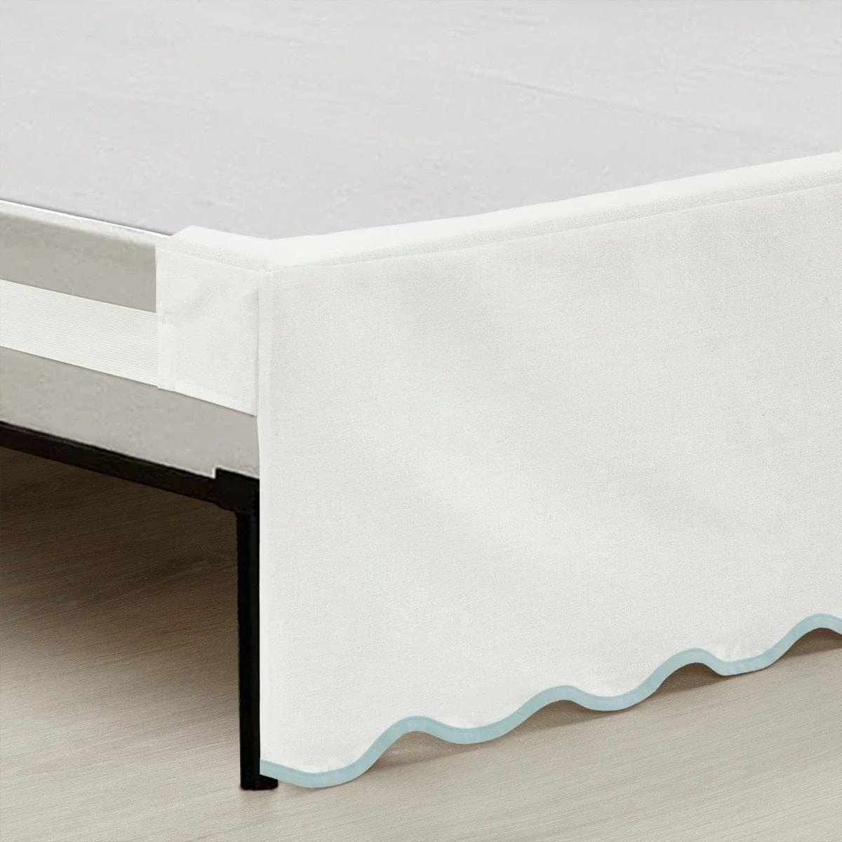 Coastal Chic Scalloped Edge Bed Skirt - Image 5