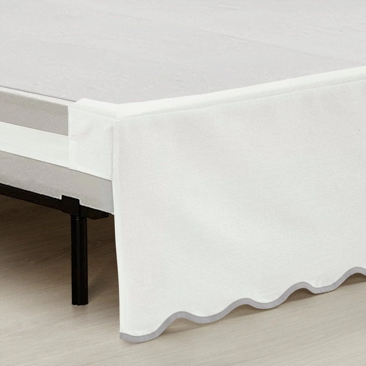 Coastal Chic Scalloped Edge Bed Skirt - Image 7