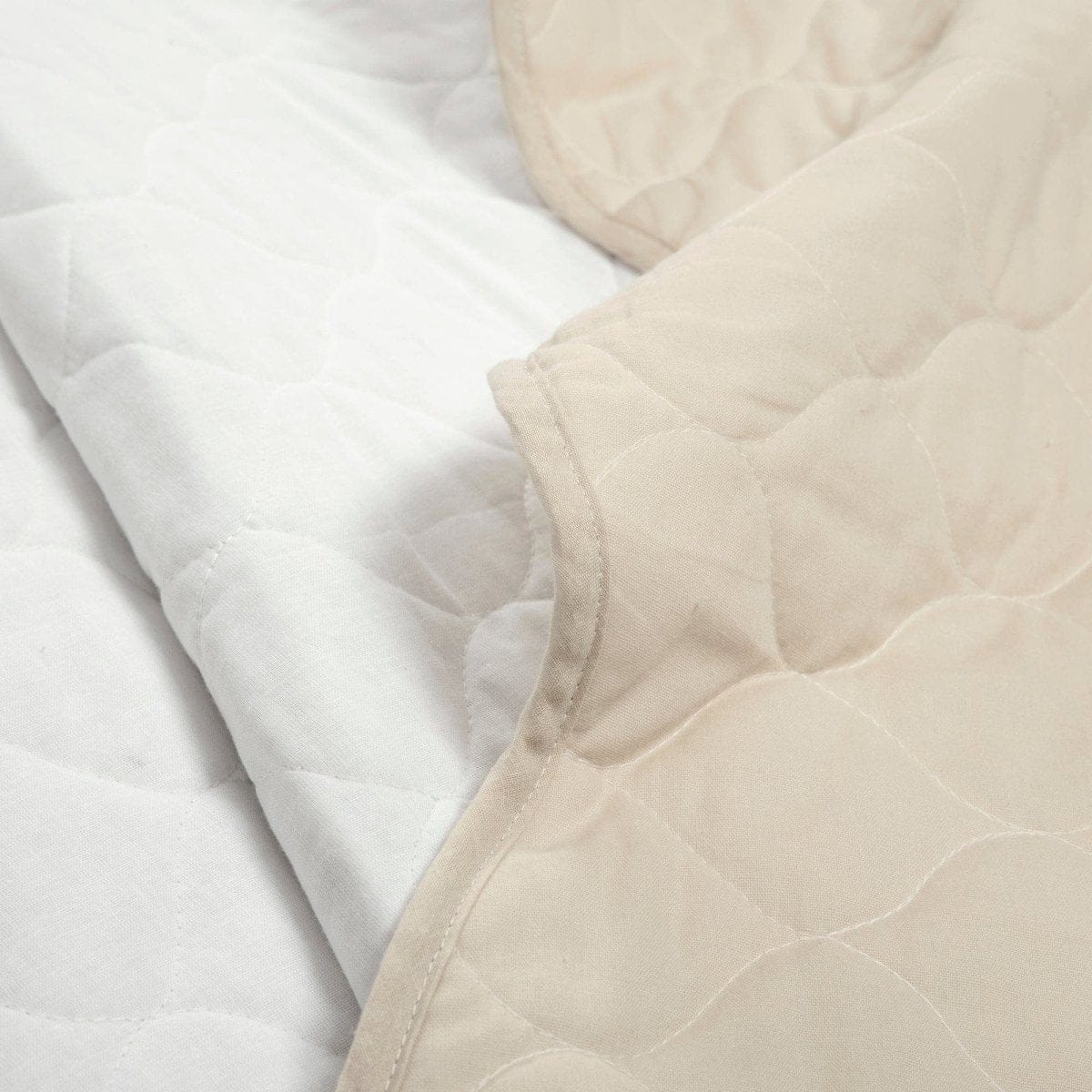 Coastal Chic Scalloped Edge Reversible Quilt 3 Piece Set - Image 13