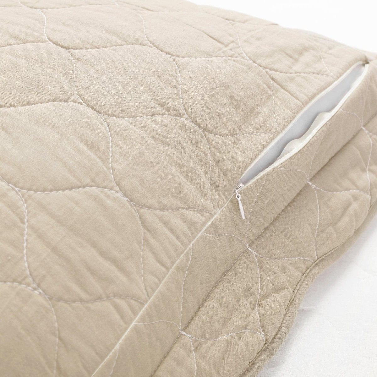 Coastal Chic Scalloped Edge Reversible Quilt 3 Piece Set - Image 14
