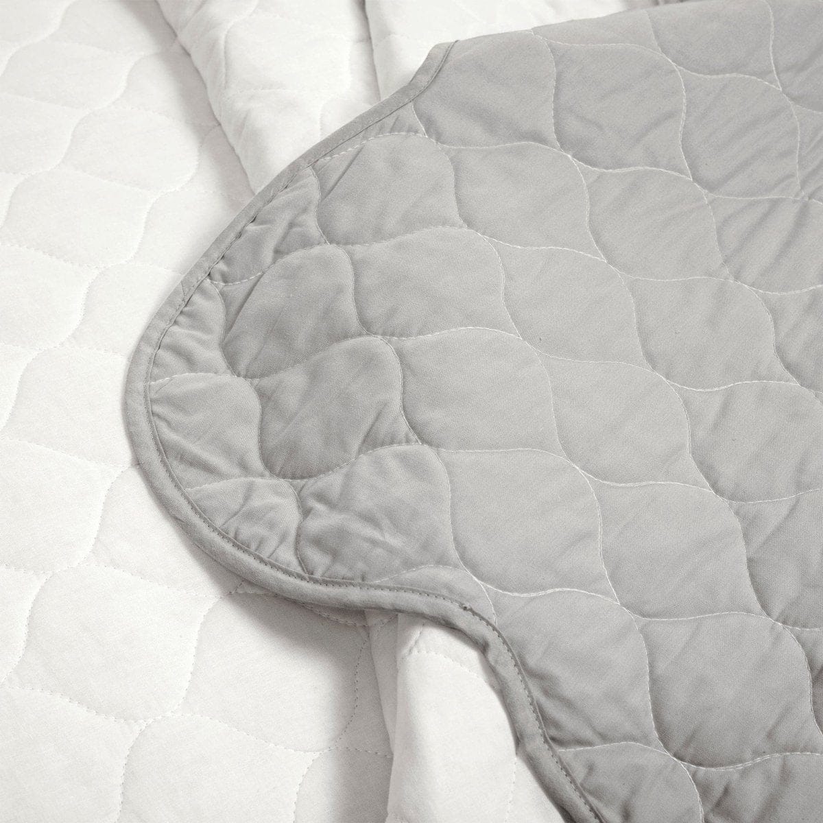 Coastal Chic Scalloped Edge Reversible Quilt 3 Piece Set - Image 21