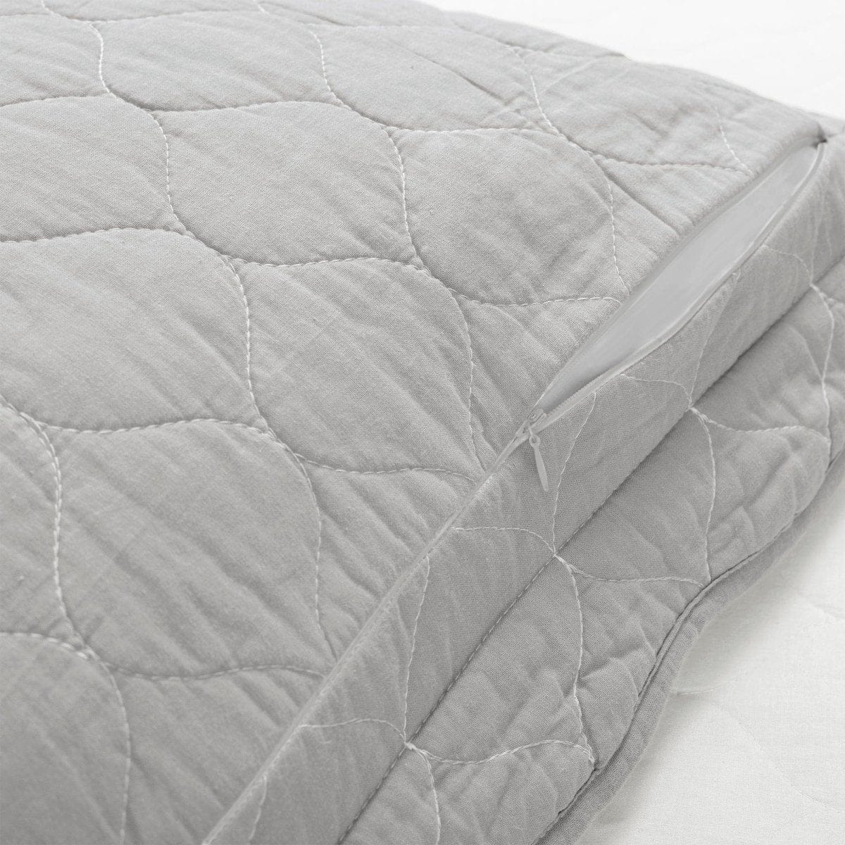 Coastal Chic Scalloped Edge Reversible Quilt 3 Piece Set - Image 24