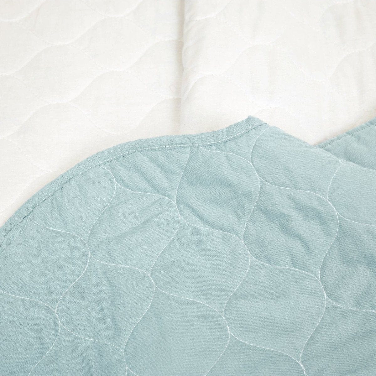 Coastal Chic Scalloped Edge Reversible Quilt 3 Piece Set - Image 28