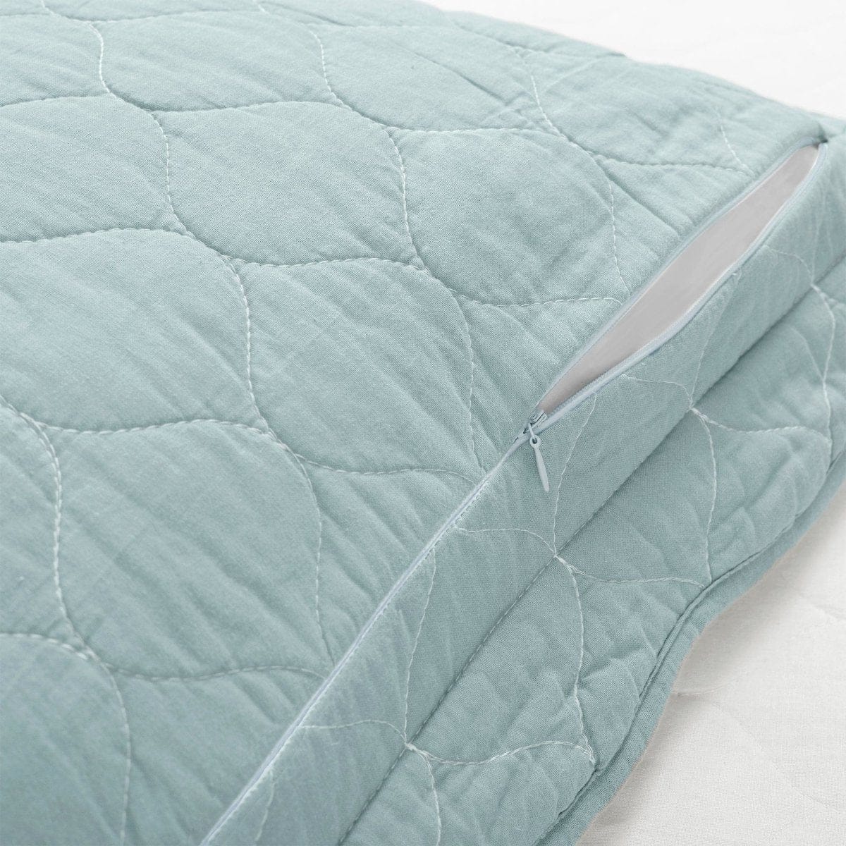 Coastal Chic Scalloped Edge Reversible Quilt 3 Piece Set - Image 31