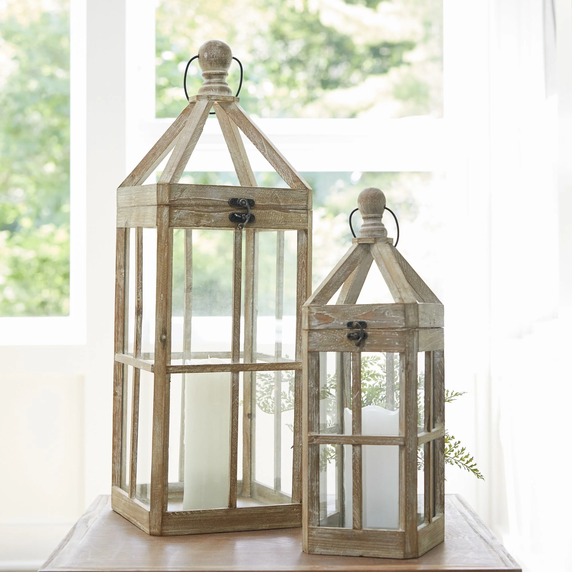 Contemporary light wood floor lantern (set of 2) - Image 2