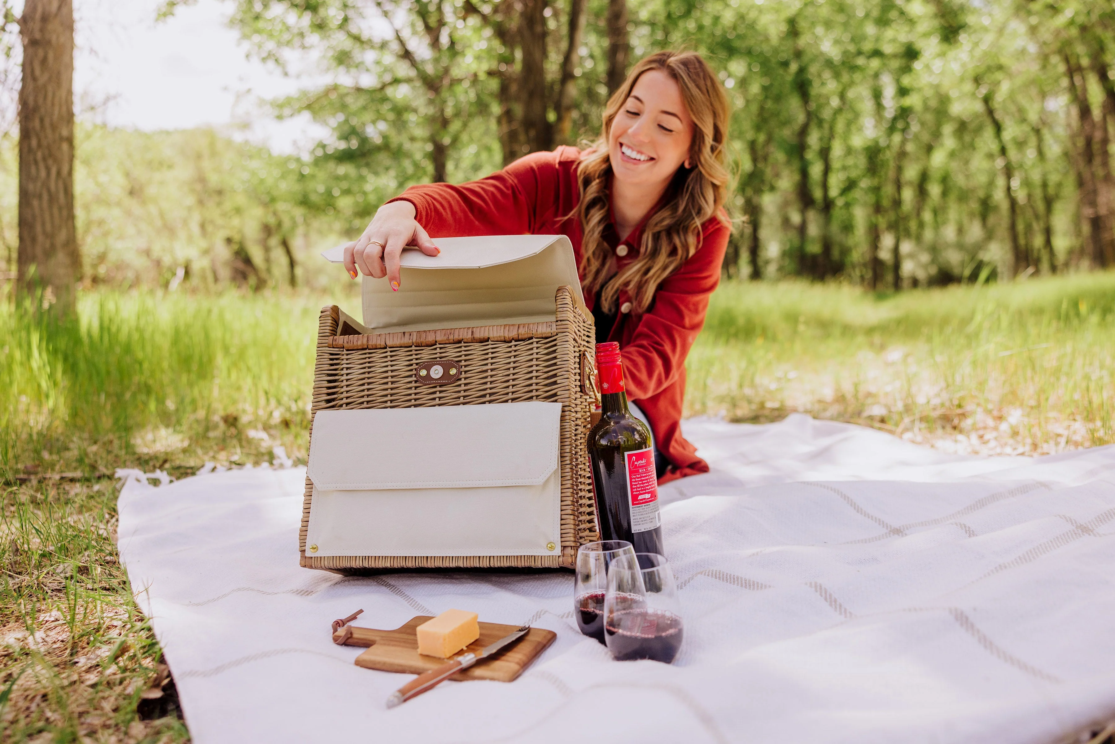 Corsica Grande Wine & Cheese Basket Backpack - Image 14