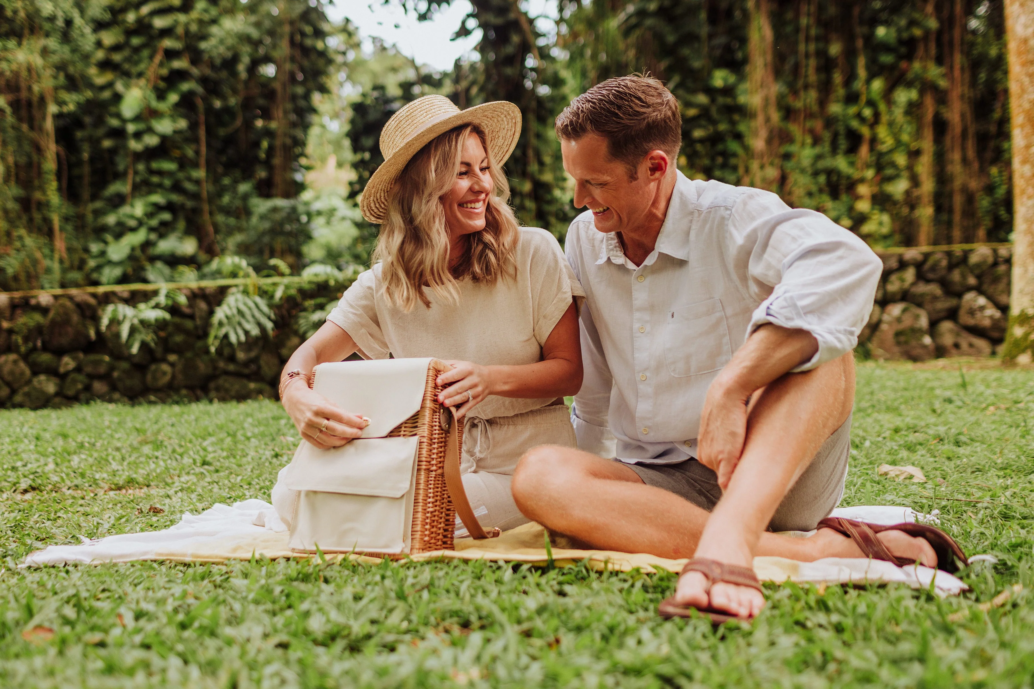 Corsica Wine & Cheese Picnic Basket - Image 23