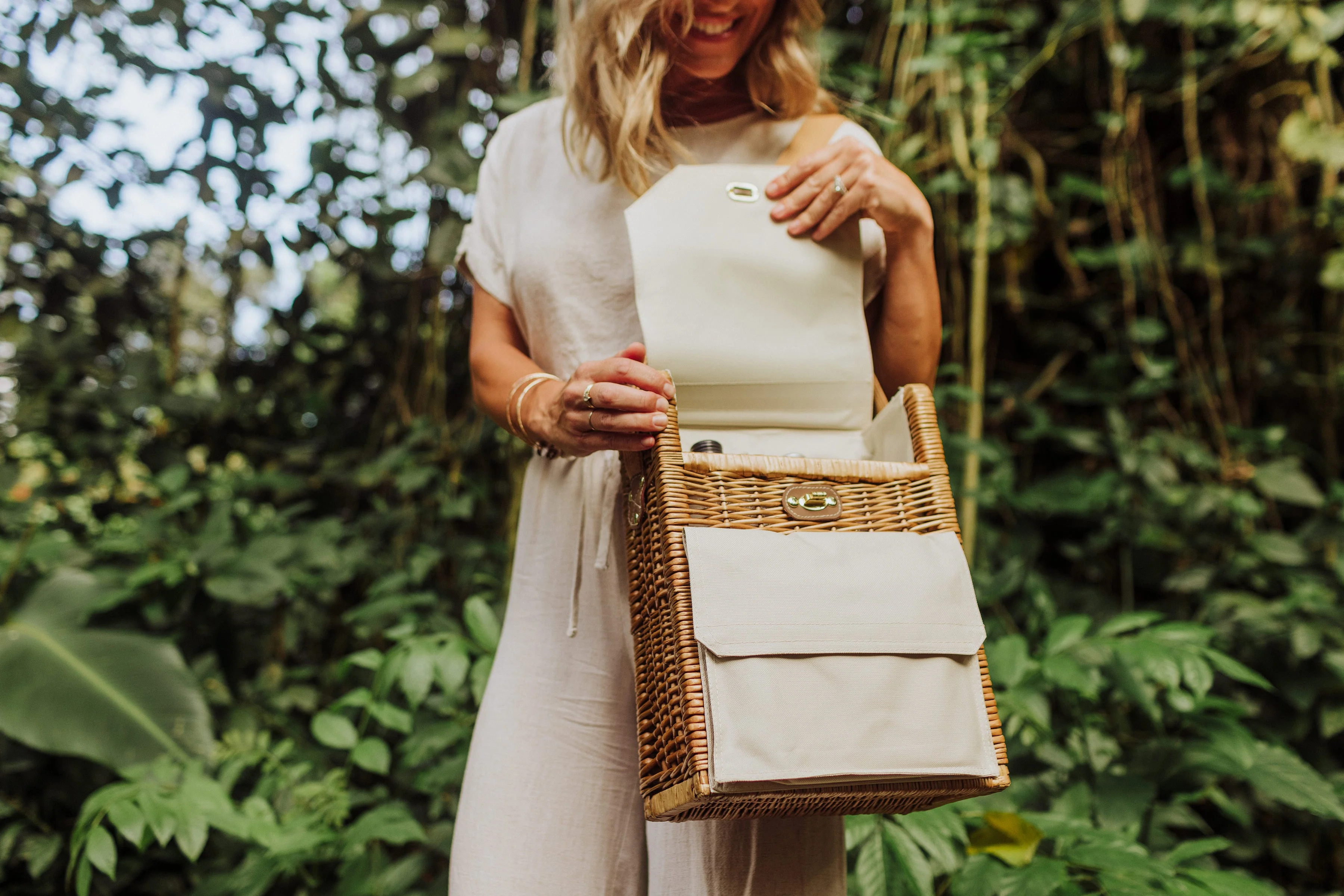 Corsica Wine & Cheese Picnic Basket - Image 24