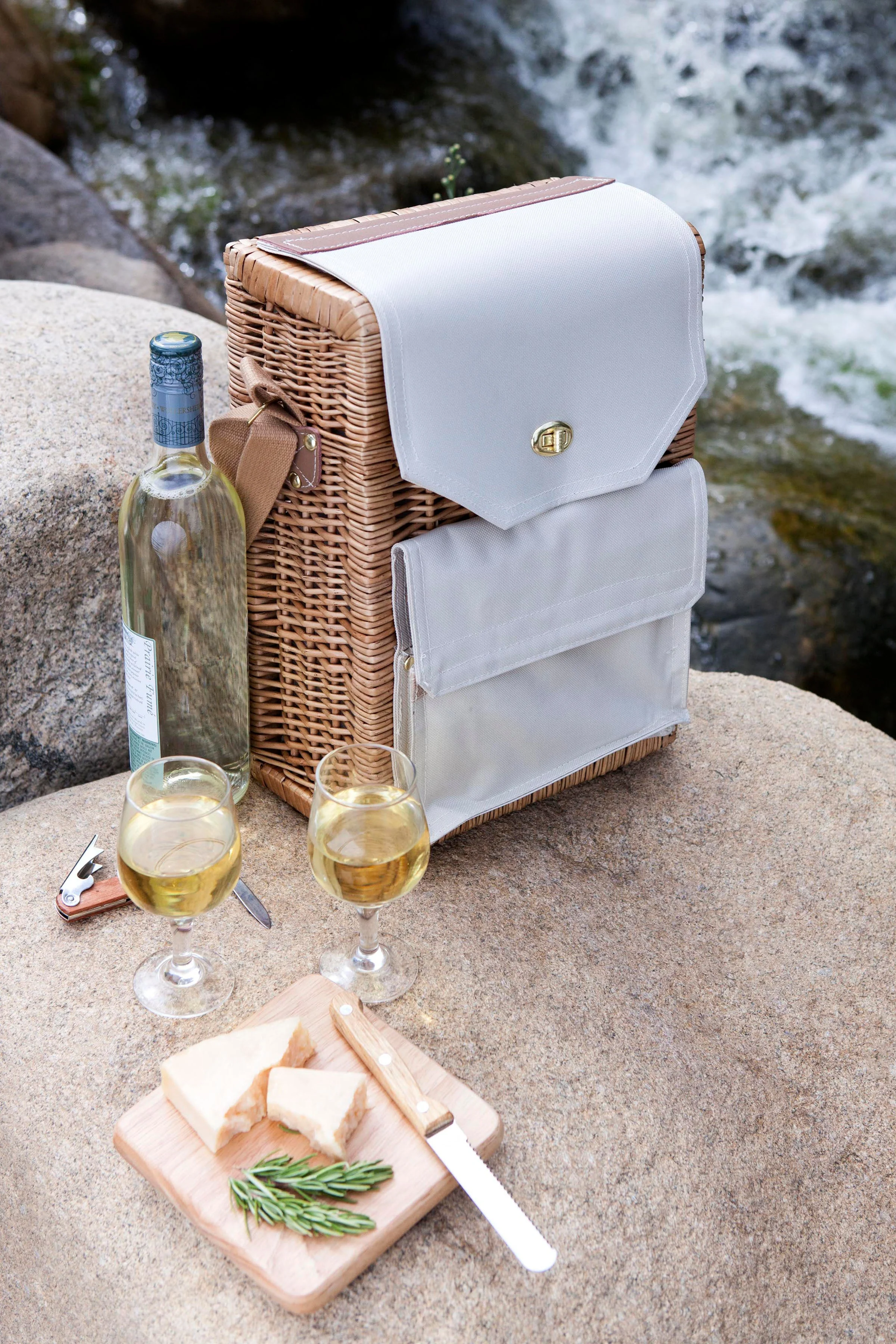 Corsica Wine & Cheese Picnic Basket - Image 9