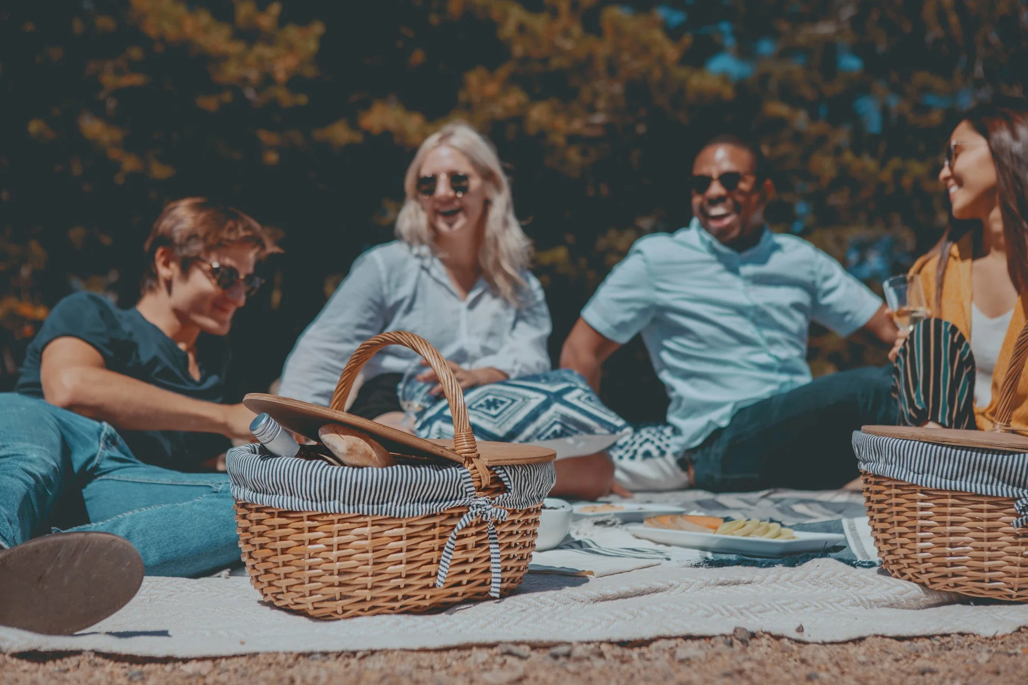 Country Picnic Basket - Image 30