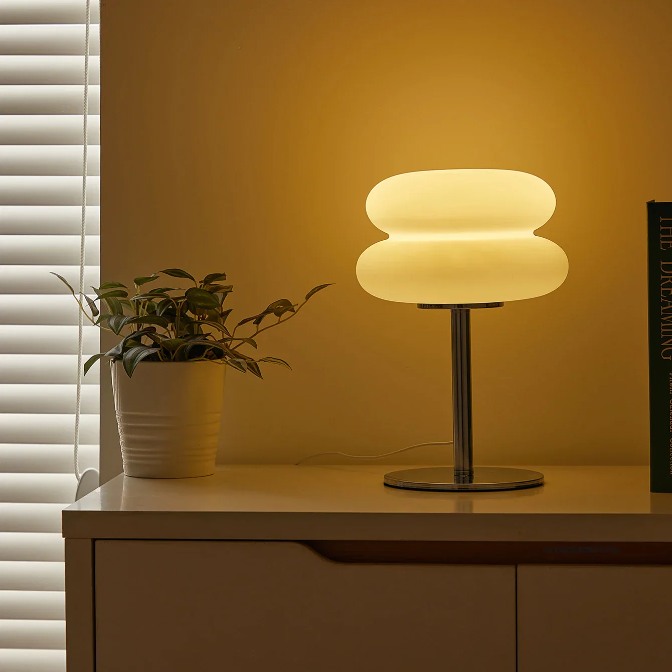 Creamy Style Bedside Table Lamp USB Plug 3 Color Dimmable Living Room Light