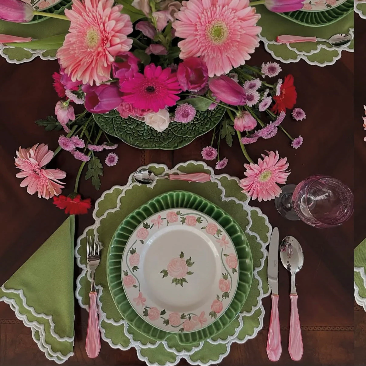 Cressida Green Round Fabric Placemat & Napkin Set - Image 3