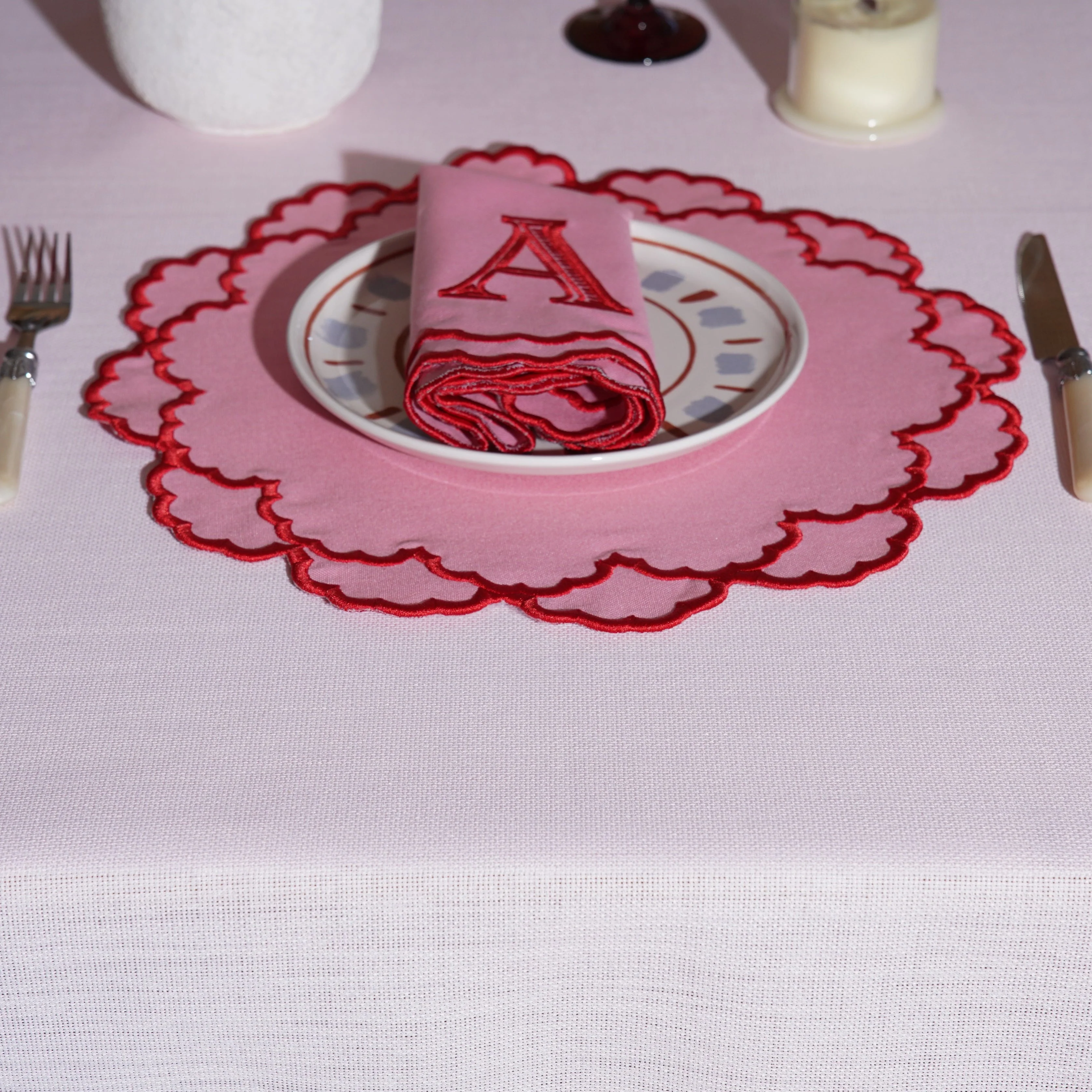 CRESSIDA PINK ROUND FABRIC PLACEMAT & NAPKIN SET - Image 10