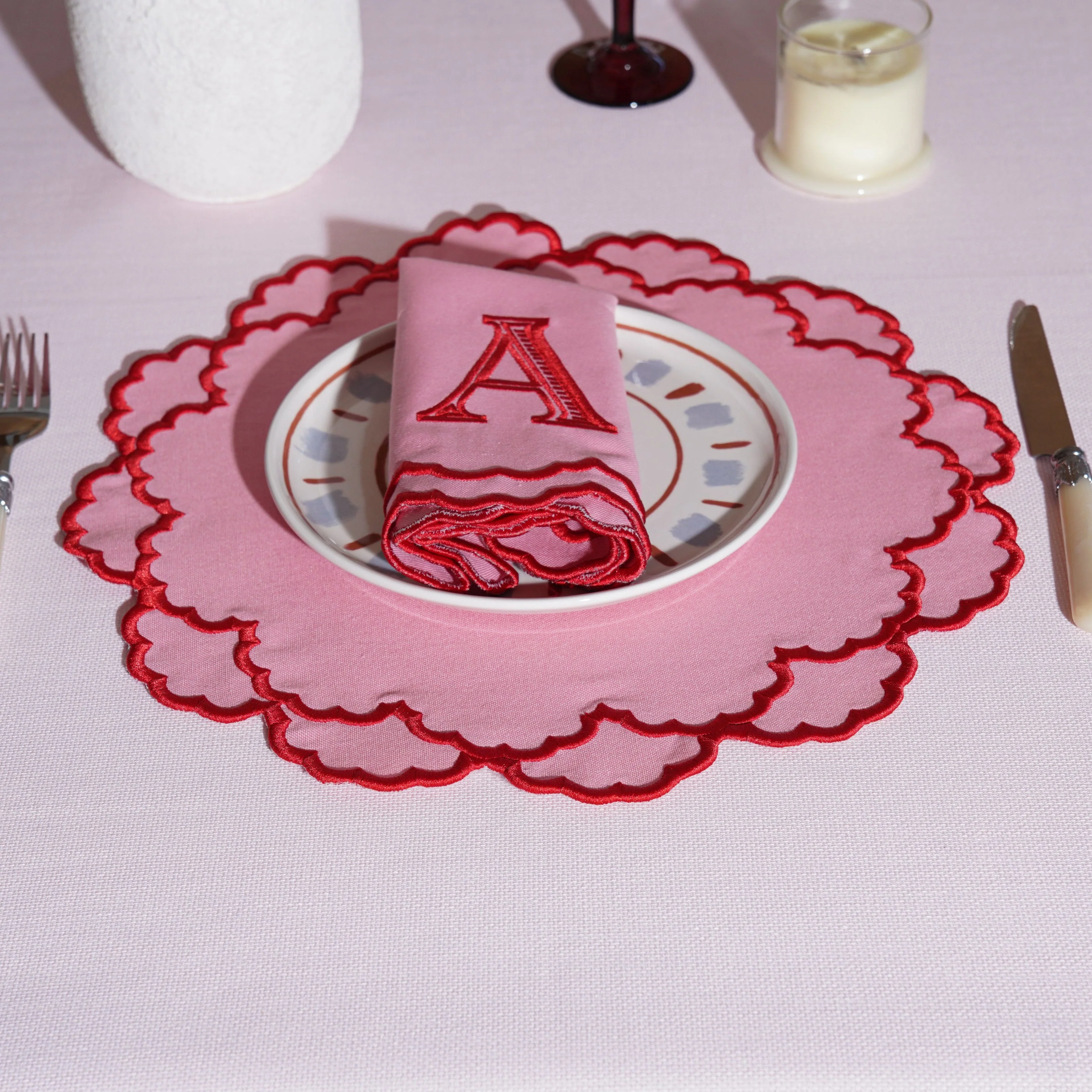 CRESSIDA PINK ROUND FABRIC PLACEMAT & NAPKIN SET - Image 11
