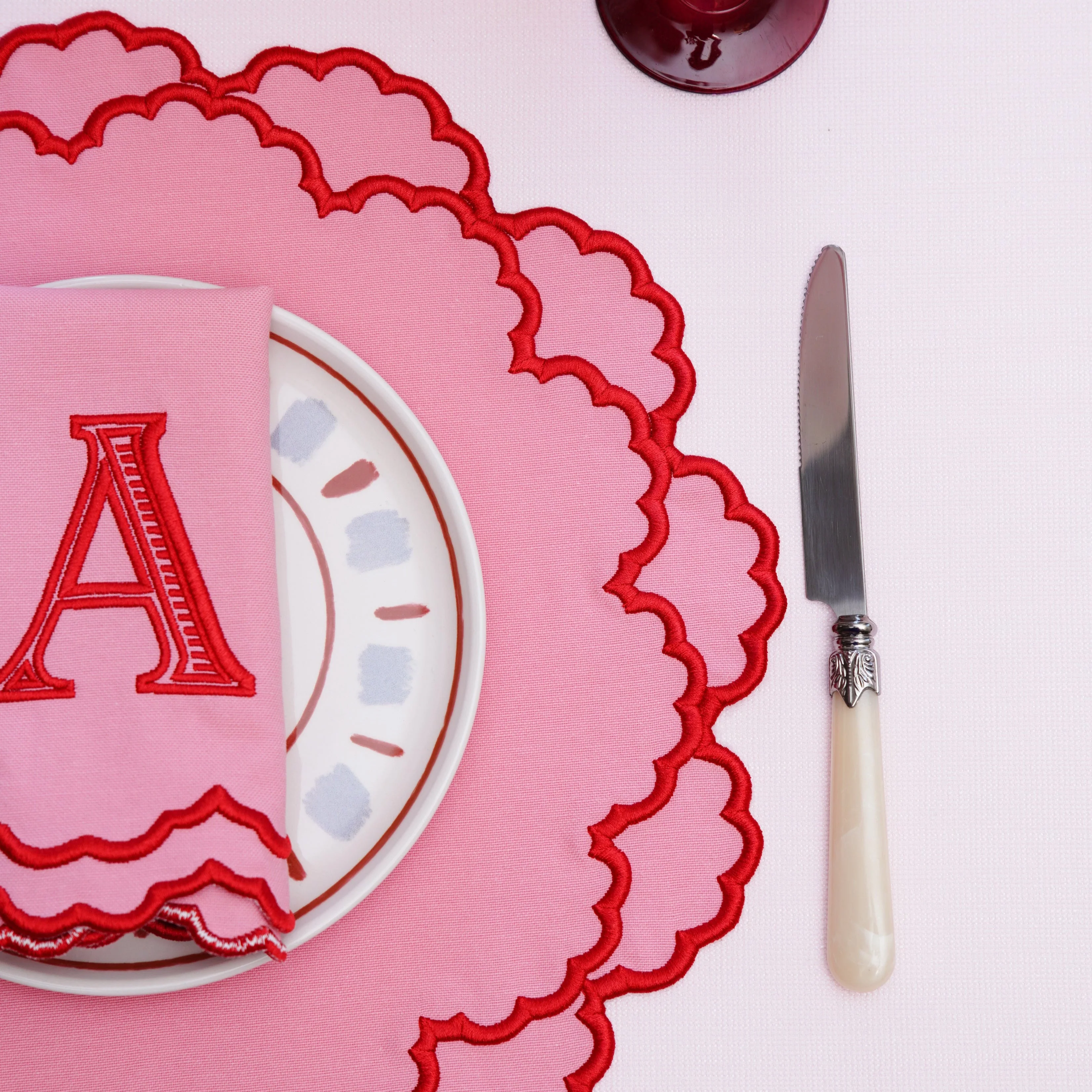CRESSIDA PINK ROUND FABRIC PLACEMAT & NAPKIN SET - Image 6
