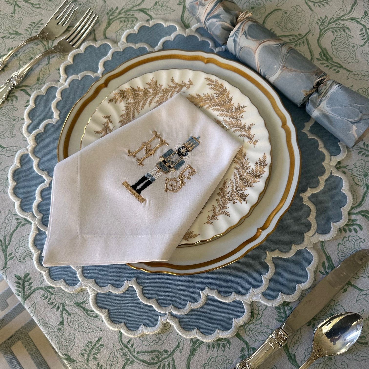 CRESSIDA SCALLOPED BLUE FABRIC PLACEMAT - Image 4