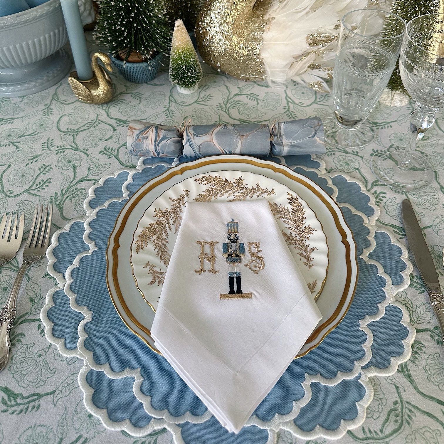 CRESSIDA SCALLOPED BLUE FABRIC PLACEMAT - Image 5
