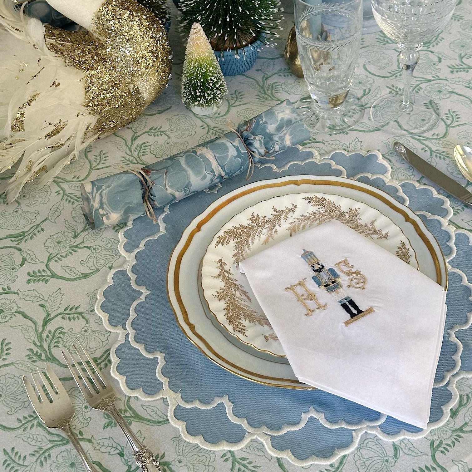 CRESSIDA SCALLOPED BLUE FABRIC PLACEMAT - Image 7