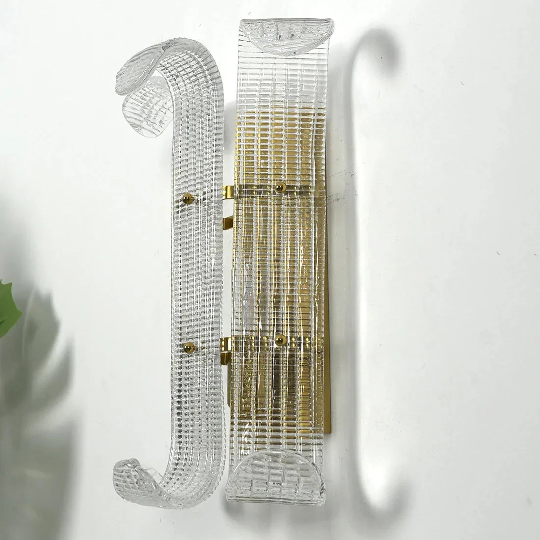 Curved Glass Drum Wall Lamp – Vintage Gold Black Grid Glass Sconce E12/E14 - Image 12