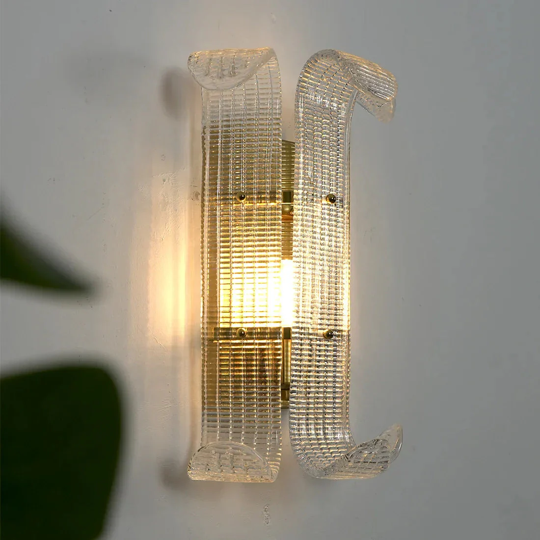Curved Glass Drum Wall Lamp – Vintage Gold Black Grid Glass Sconce E12/E14 - Image 9