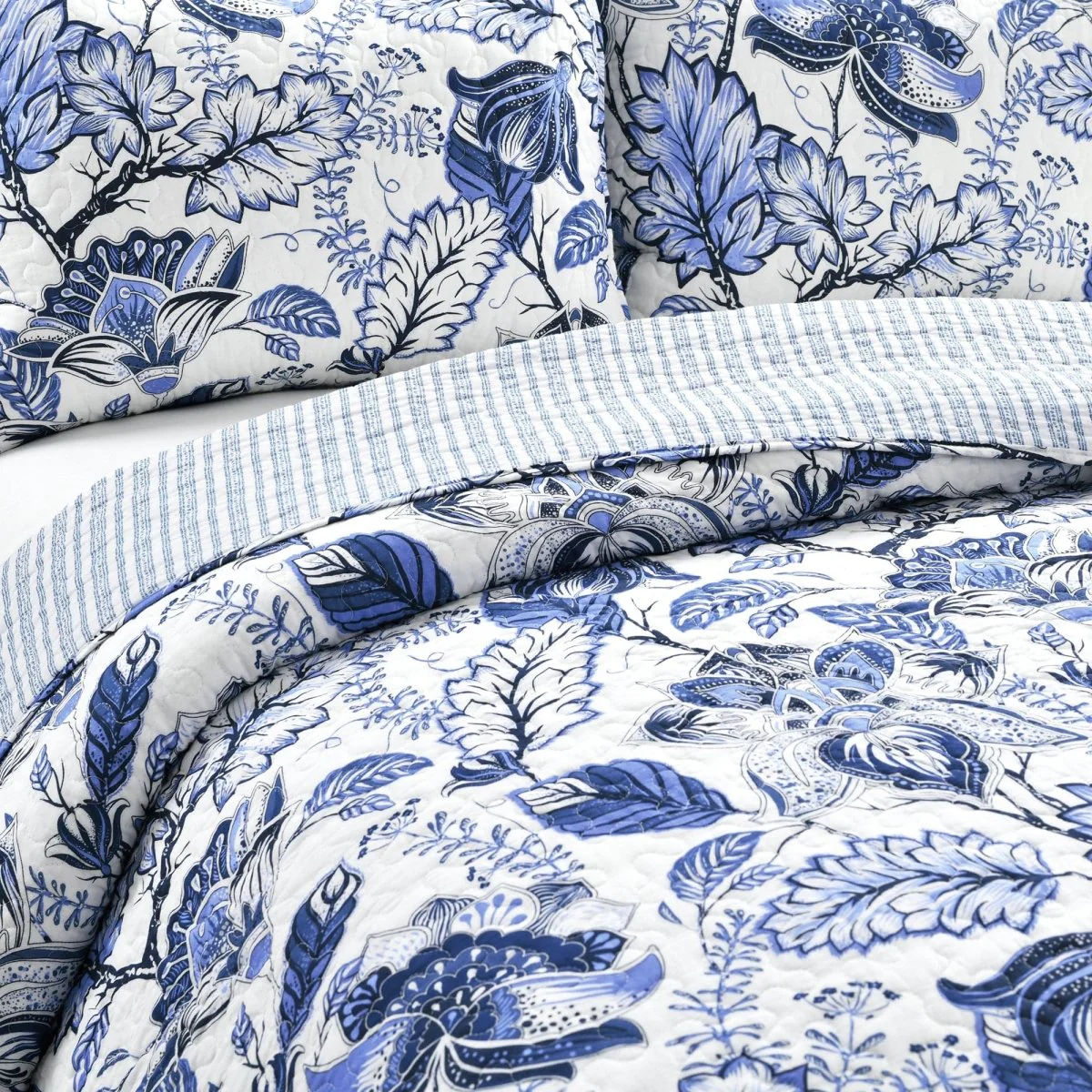 Cynthia Jacobean 3 Piece Quilt Set - Image 4