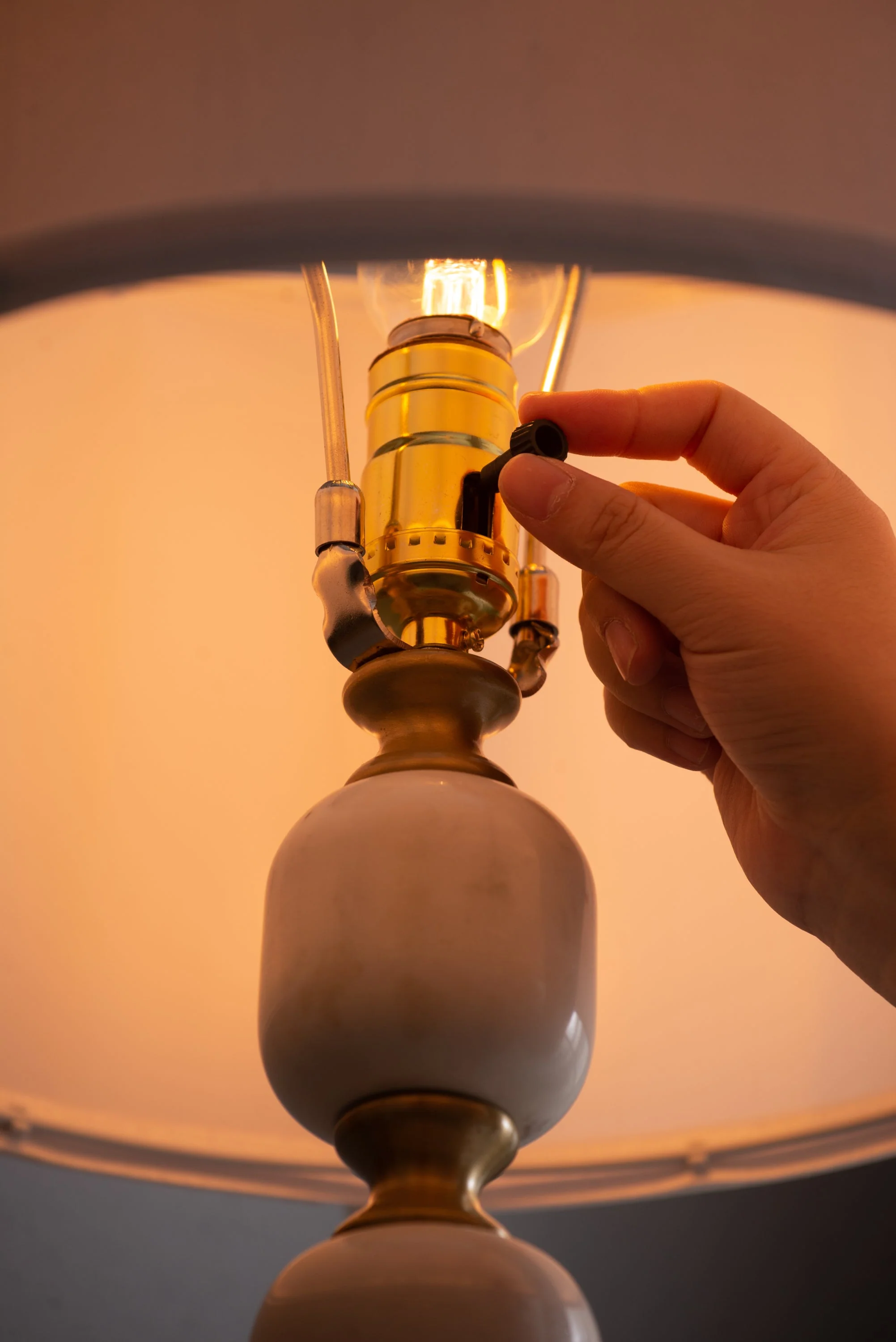 D15x26.5 Table Lamp - Image 9