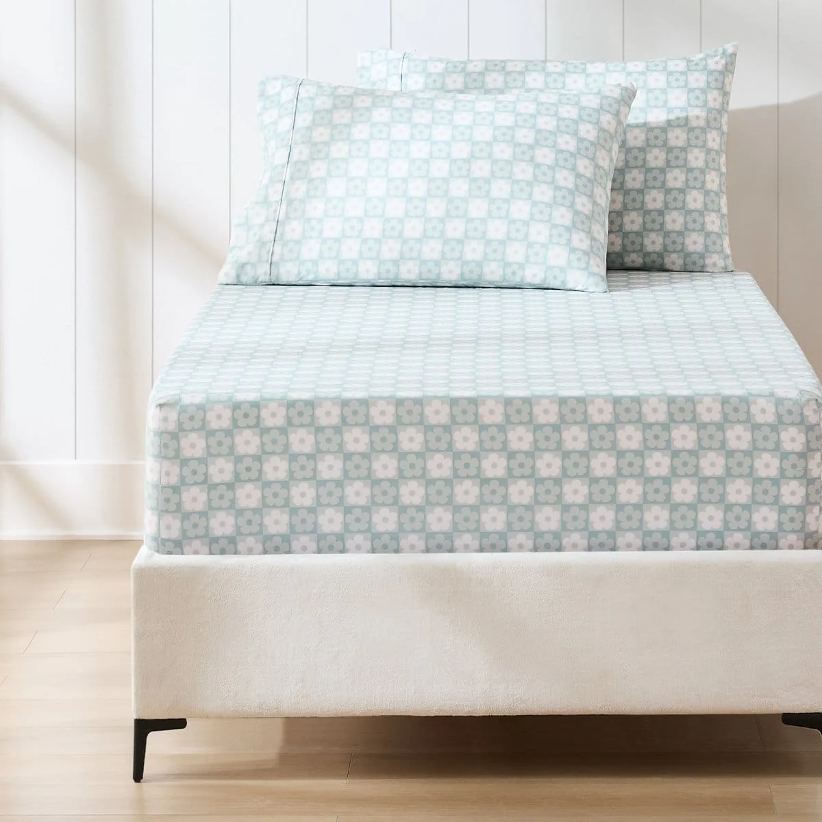 Daisy Checkered Sheet Set - Image 17