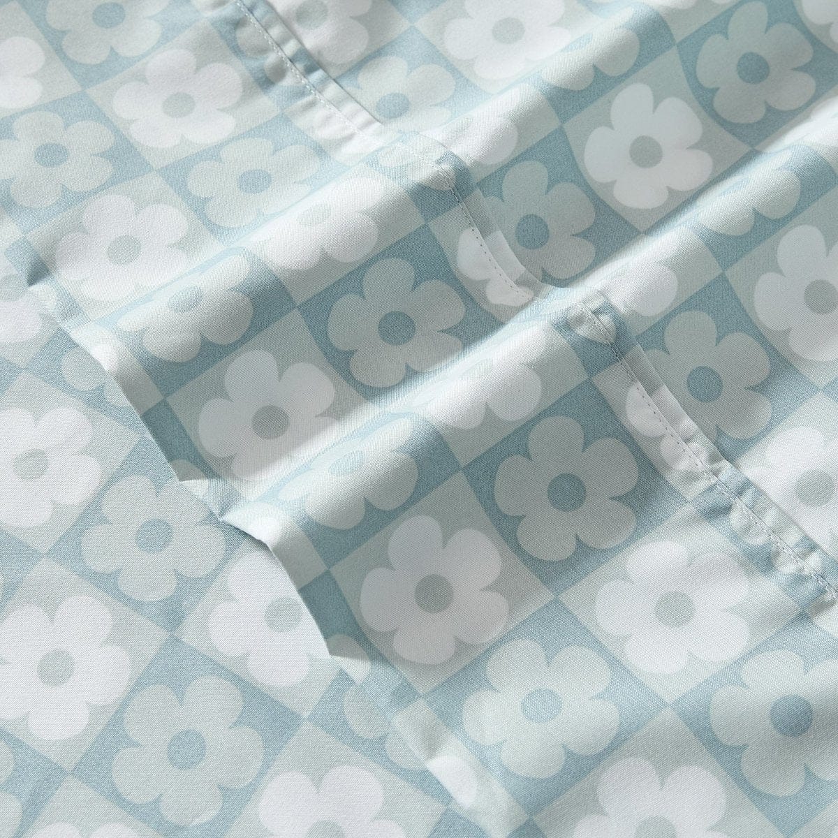 Daisy Checkered Sheet Set - Image 7