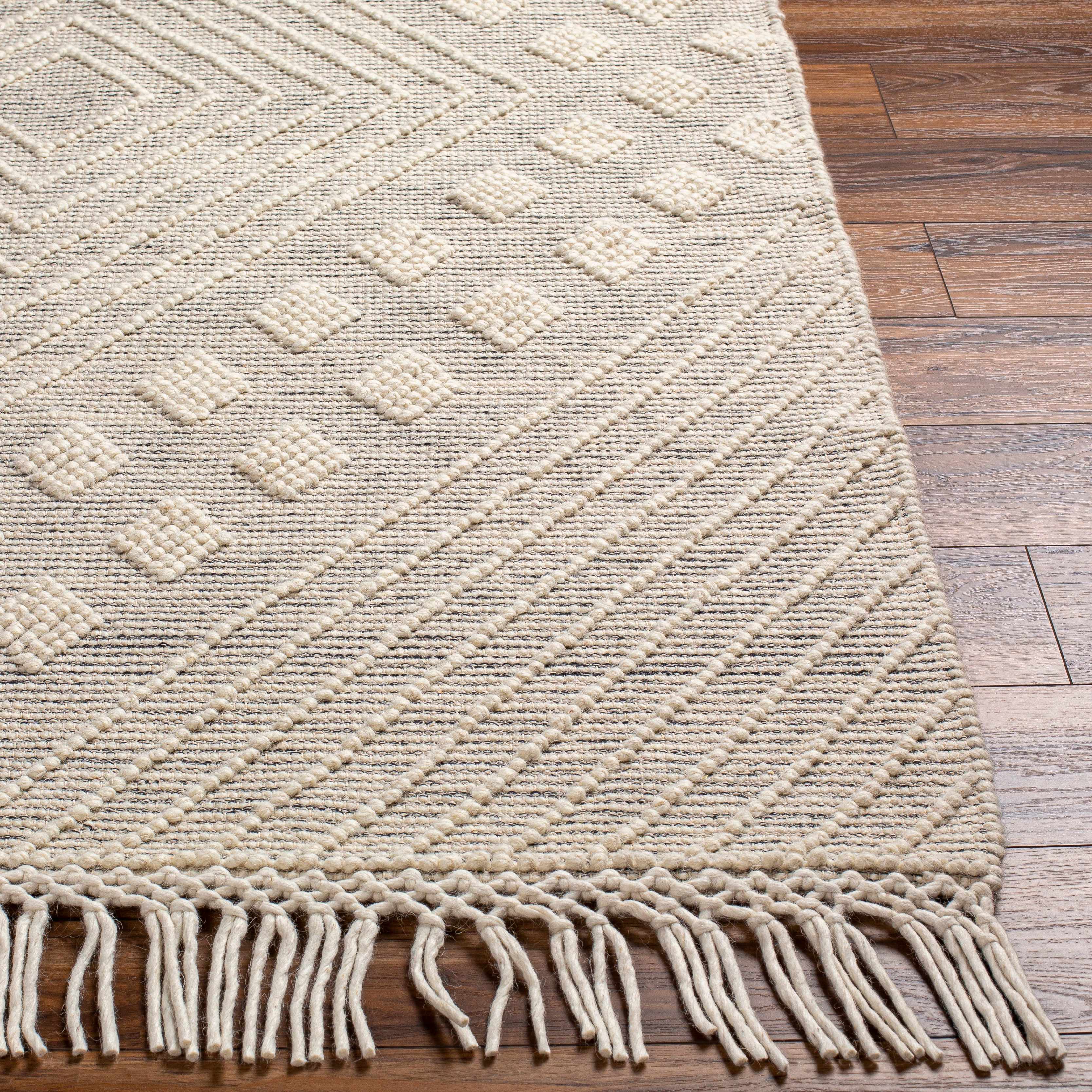 Dama Wool Rug with Tassels - Clearance - Image 4