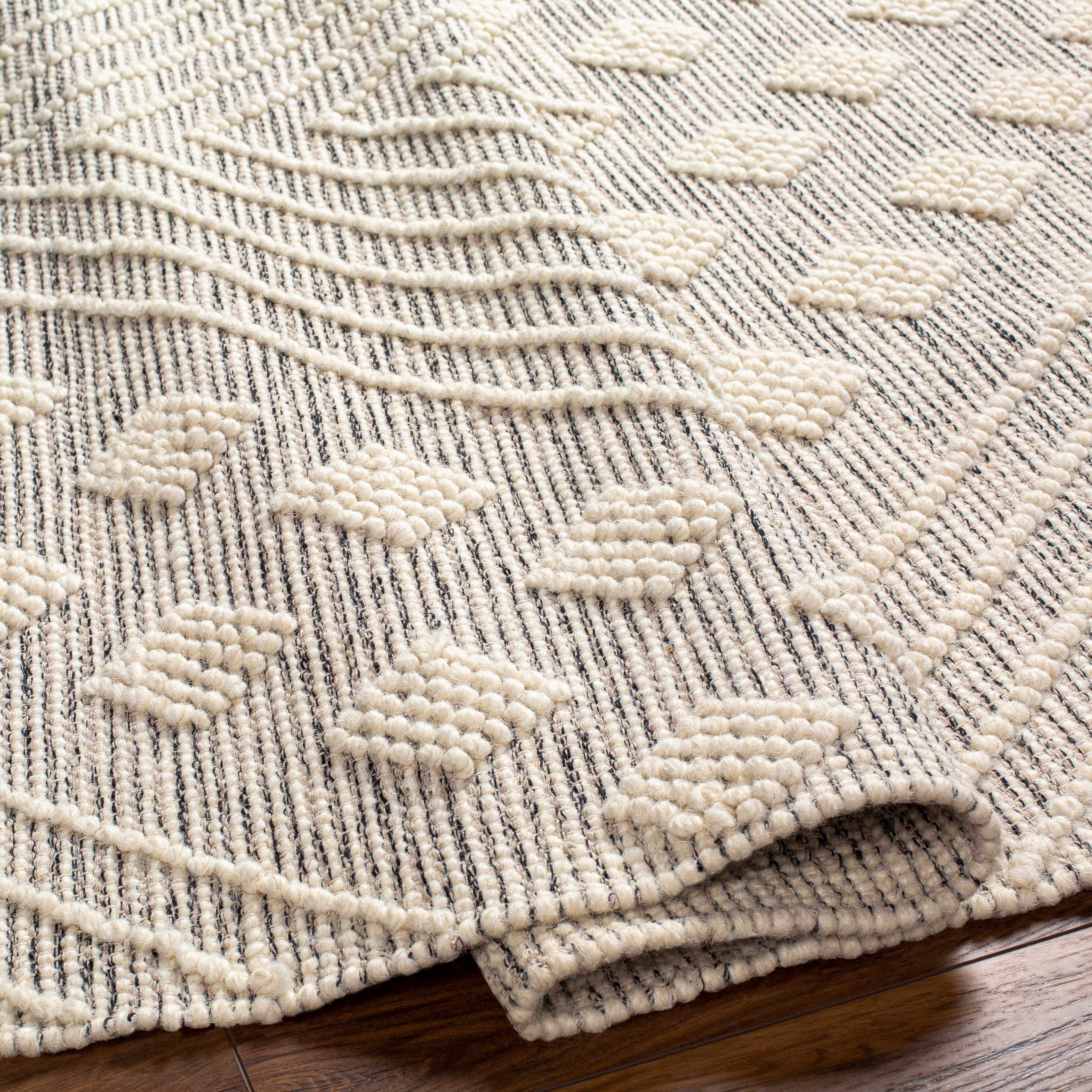 Dama Wool Rug with Tassels - Clearance - Image 6