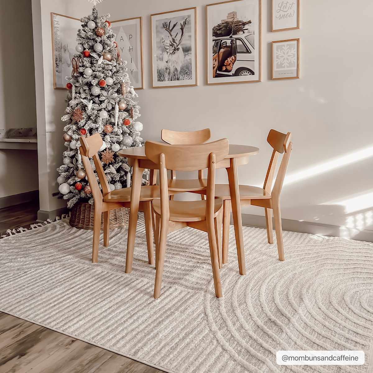 Dauin 3D Rainbow Area Rug with Tassels - Image 3