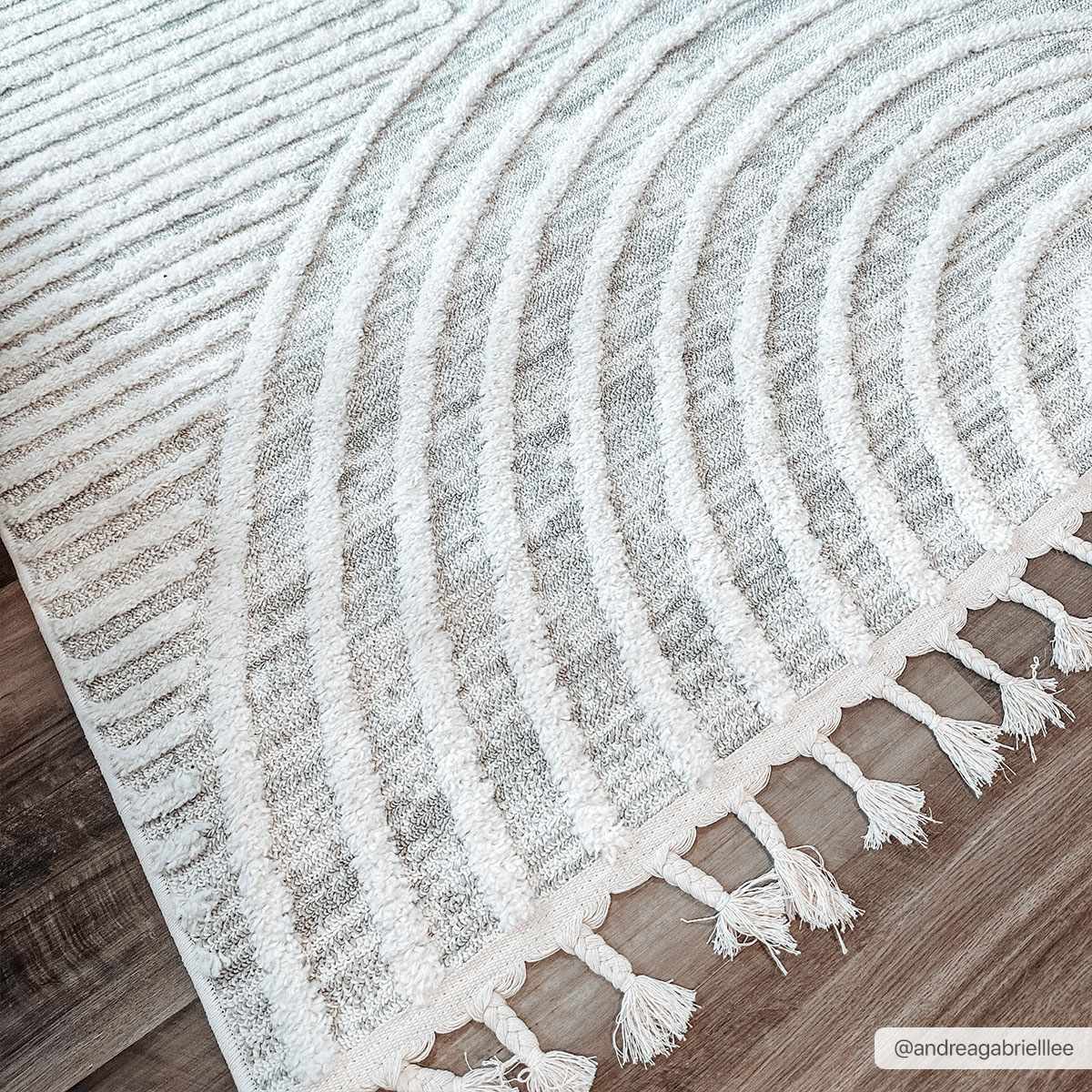 Dauin 3D Rainbow Area Rug with Tassels - Image 5