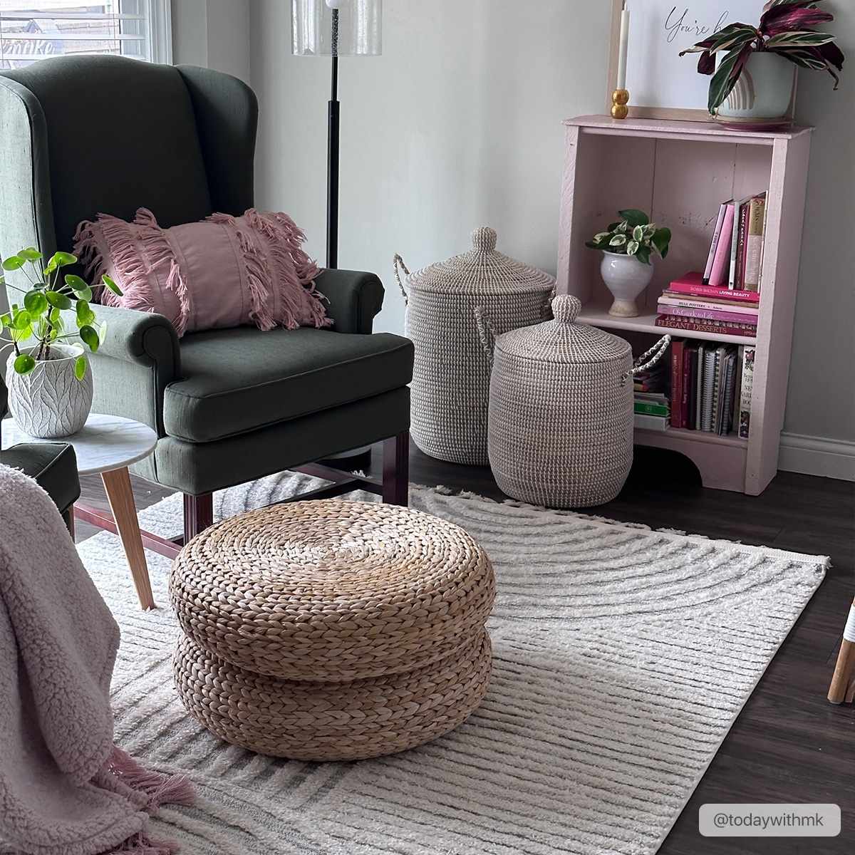 Dauin 3D Rainbow Area Rug with Tassels - Image 7