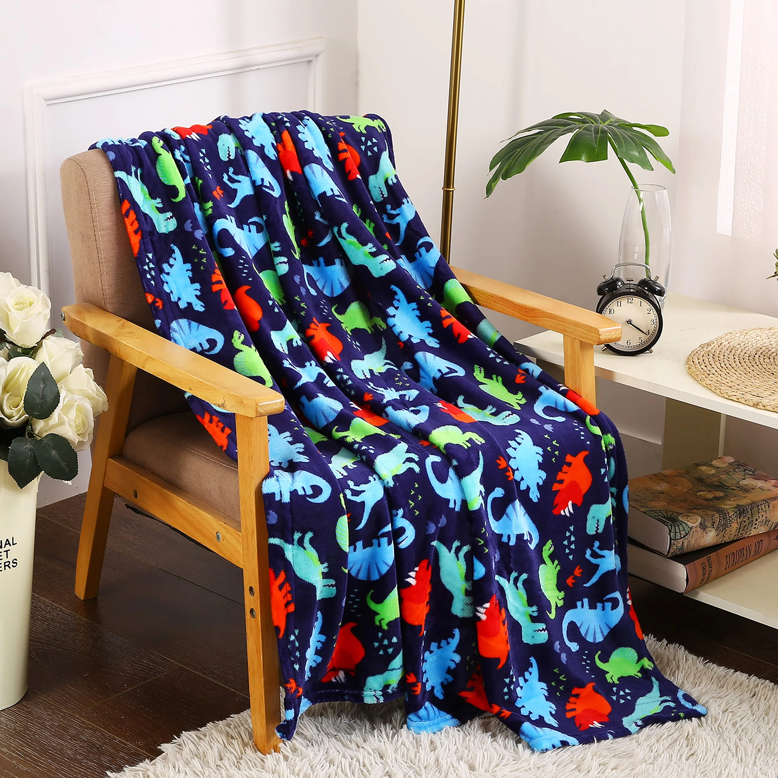 Decor&More American Pride Collection Microplush Throw Blanket (50" x 60") - Image 13