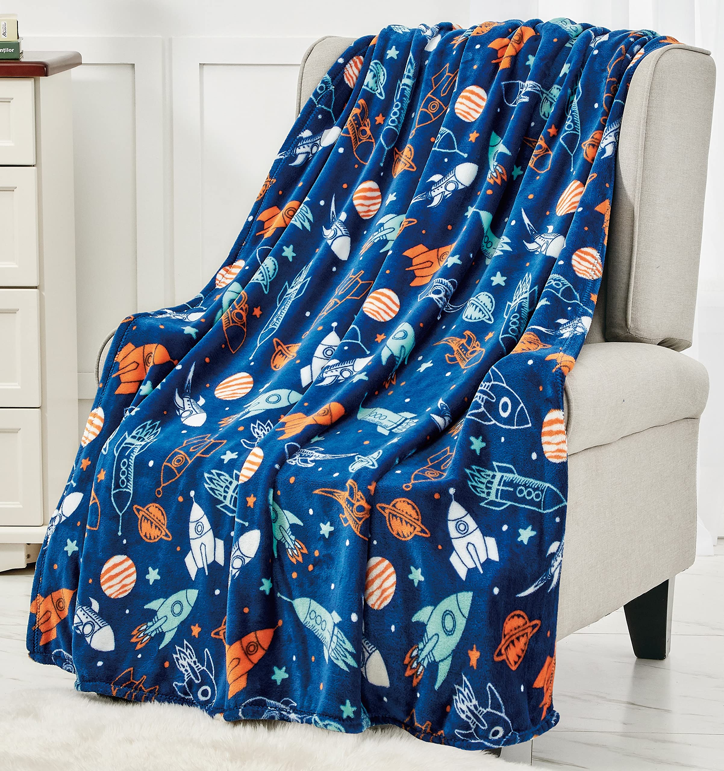 Decor&More American Pride Collection Microplush Throw Blanket (50" x 60") - Image 5