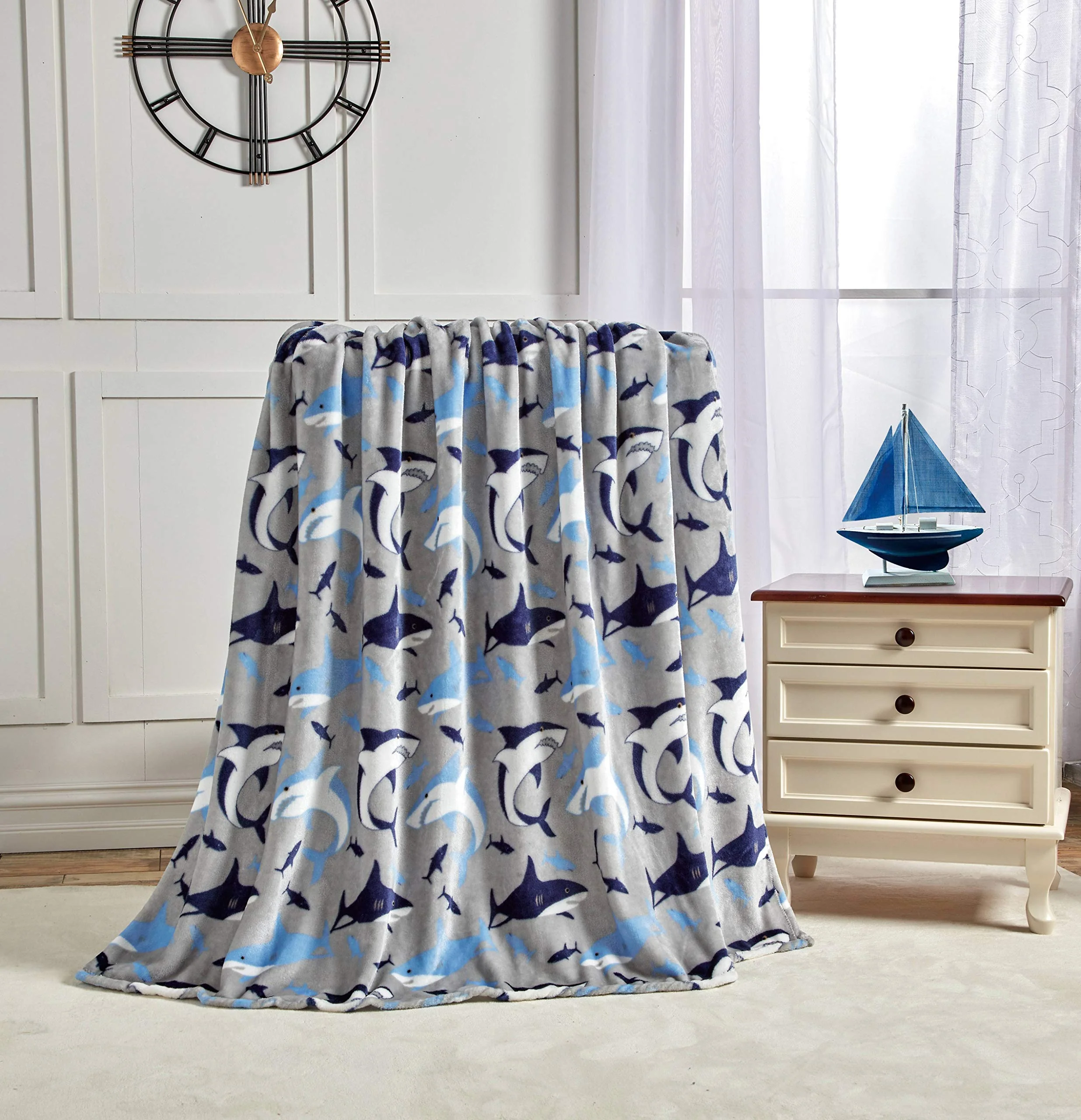 Decor&More American Pride Collection Microplush Throw Blanket (50" x 60") - Image 7