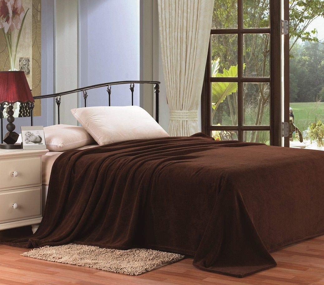 Decor&More Home Essentials Solid Microplush Blanket - Image 3