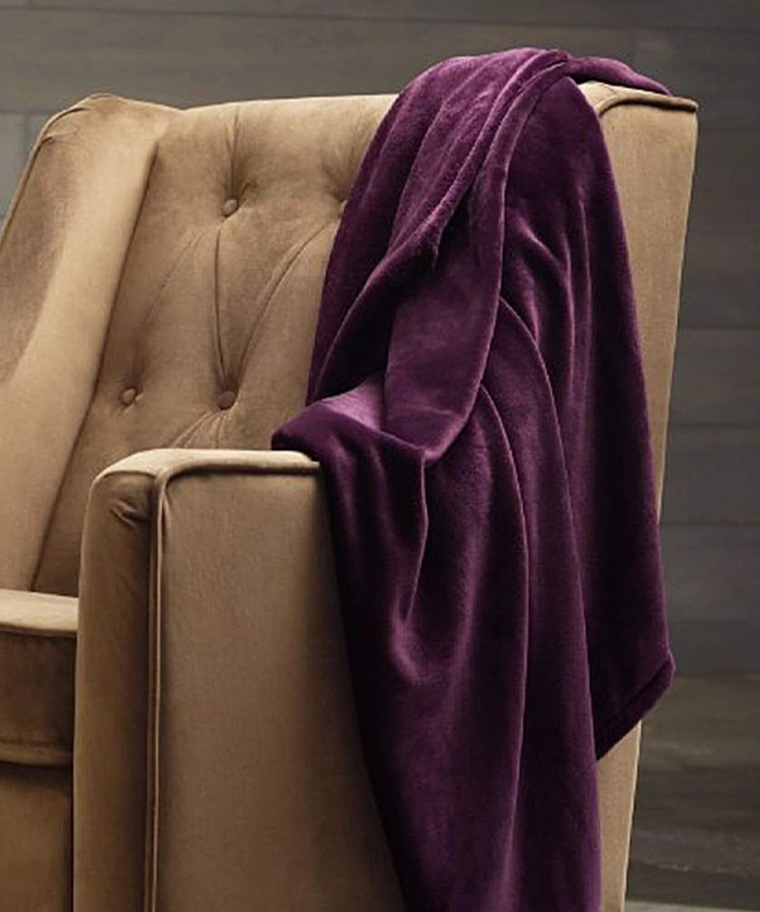 Decor&More Home Essentials Solid Microplush Blanket - Image 6