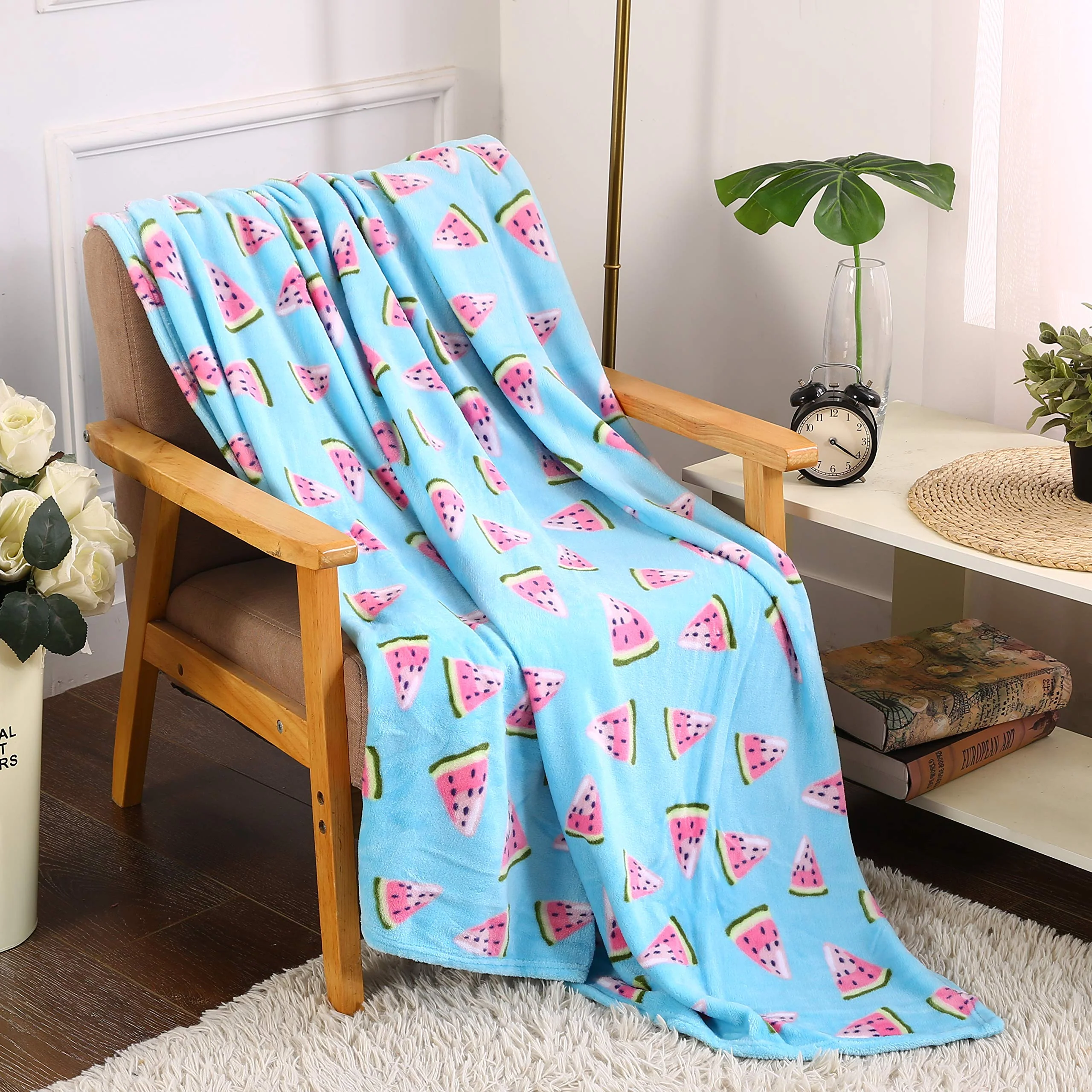 Decor&More Home Essentials Tropical Plush Throw - Image 3