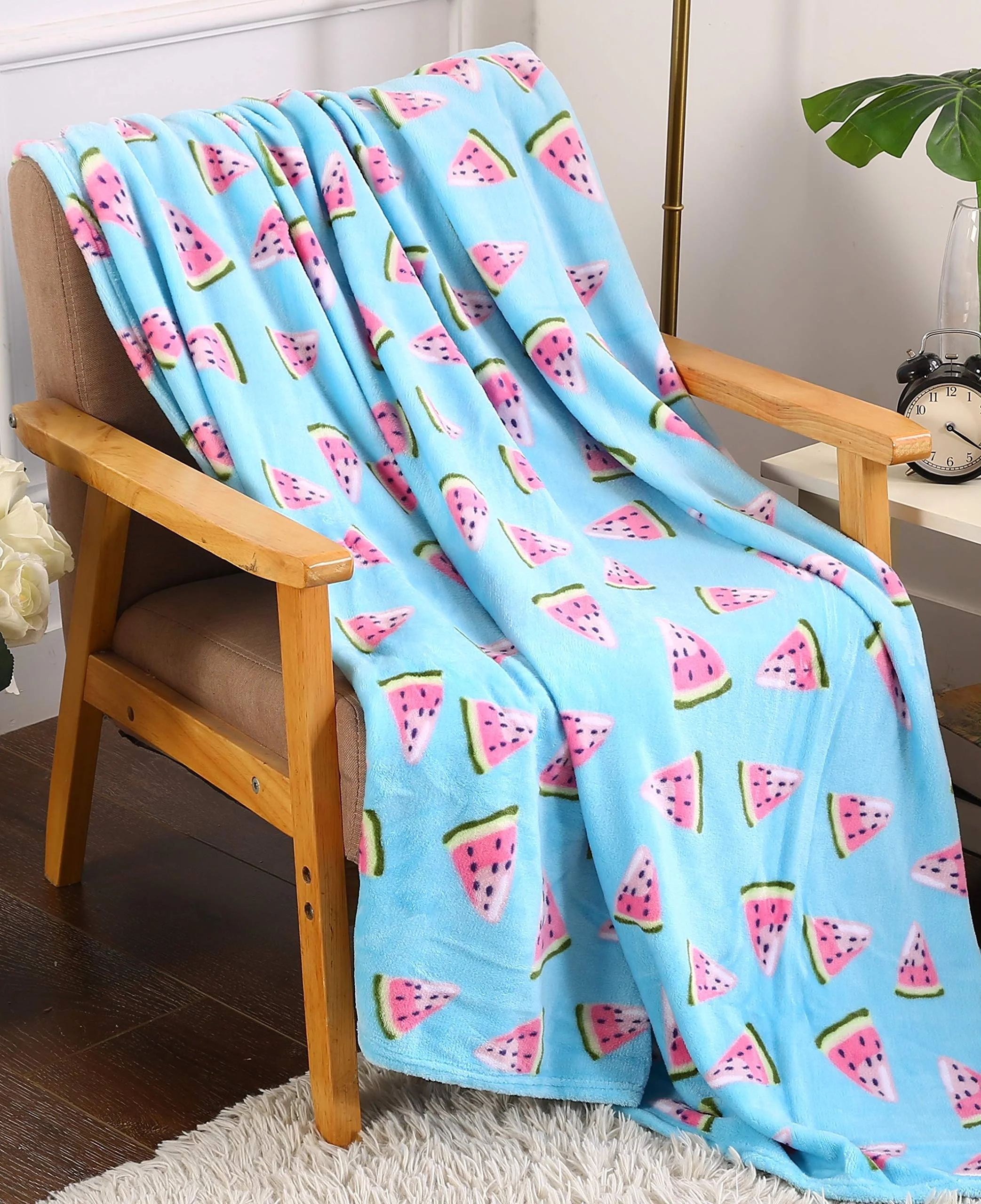 Décor&More Home Essentials Tropical Plush Throw - Image 10