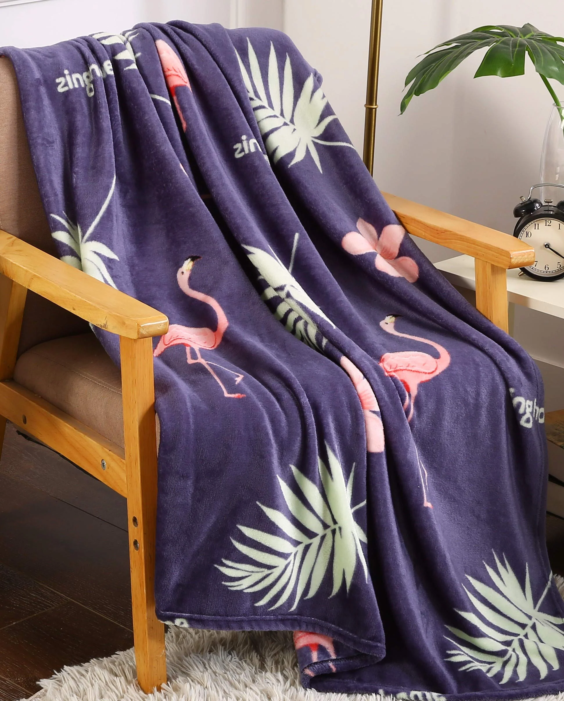 Décor&More Home Essentials Tropical Plush Throw - Image 5