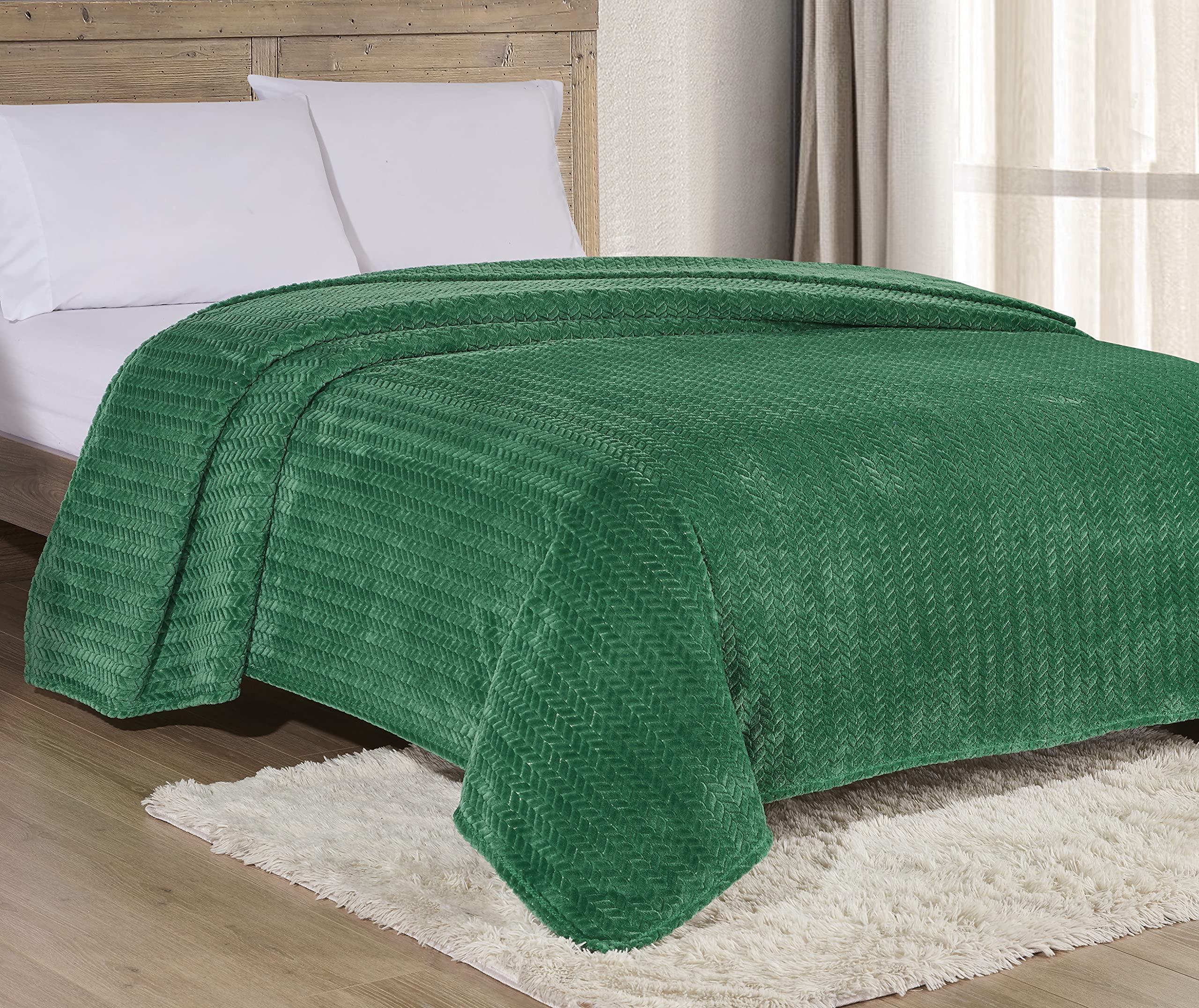 Decor&More HomeEssentials Extra Heavy and Plush Chevron Braided Microplush Jacquard Blanket - Image 4