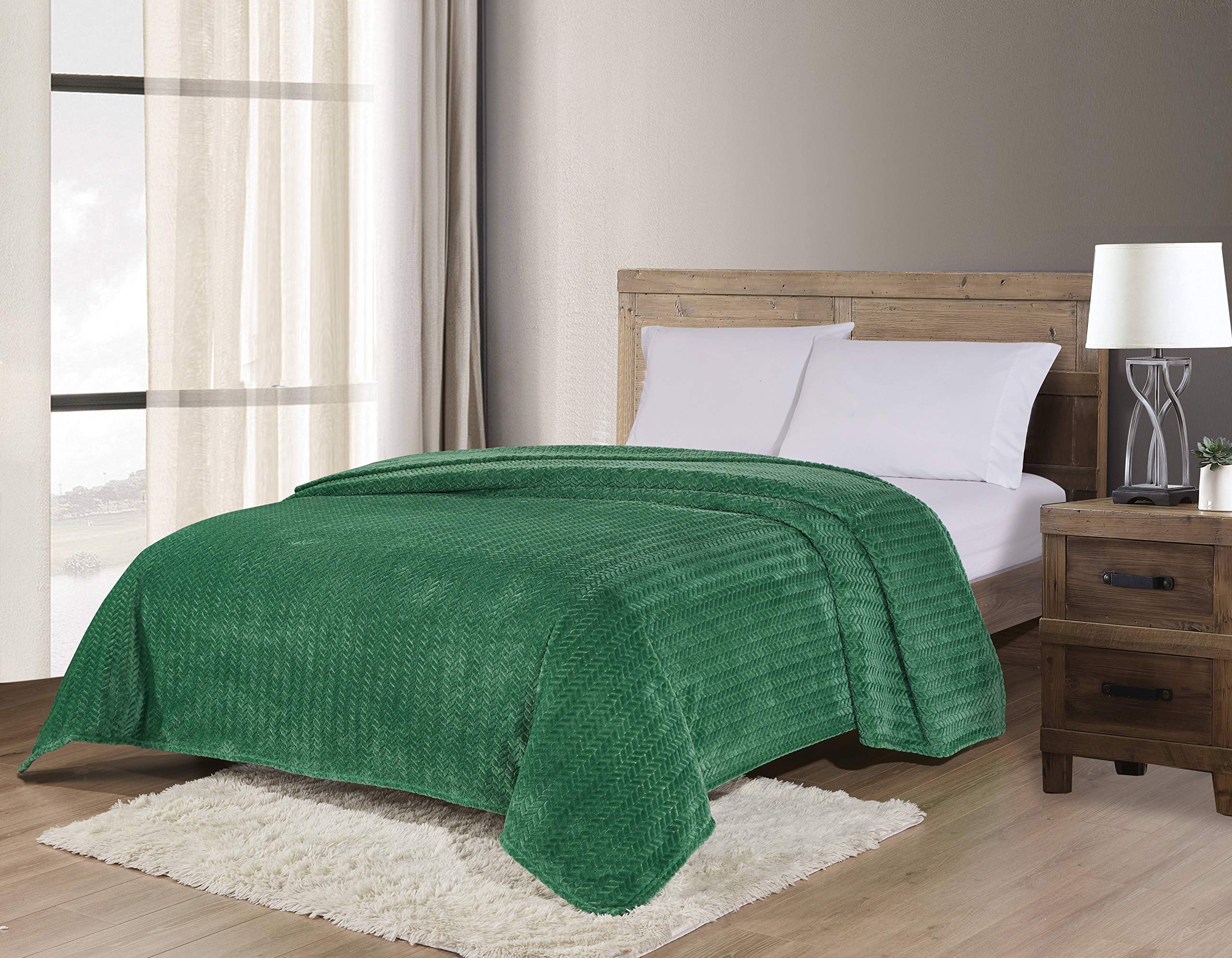 Decor&More HomeEssentials Extra Heavy and Plush Chevron Braided Microplush Jacquard Blanket - Image 5