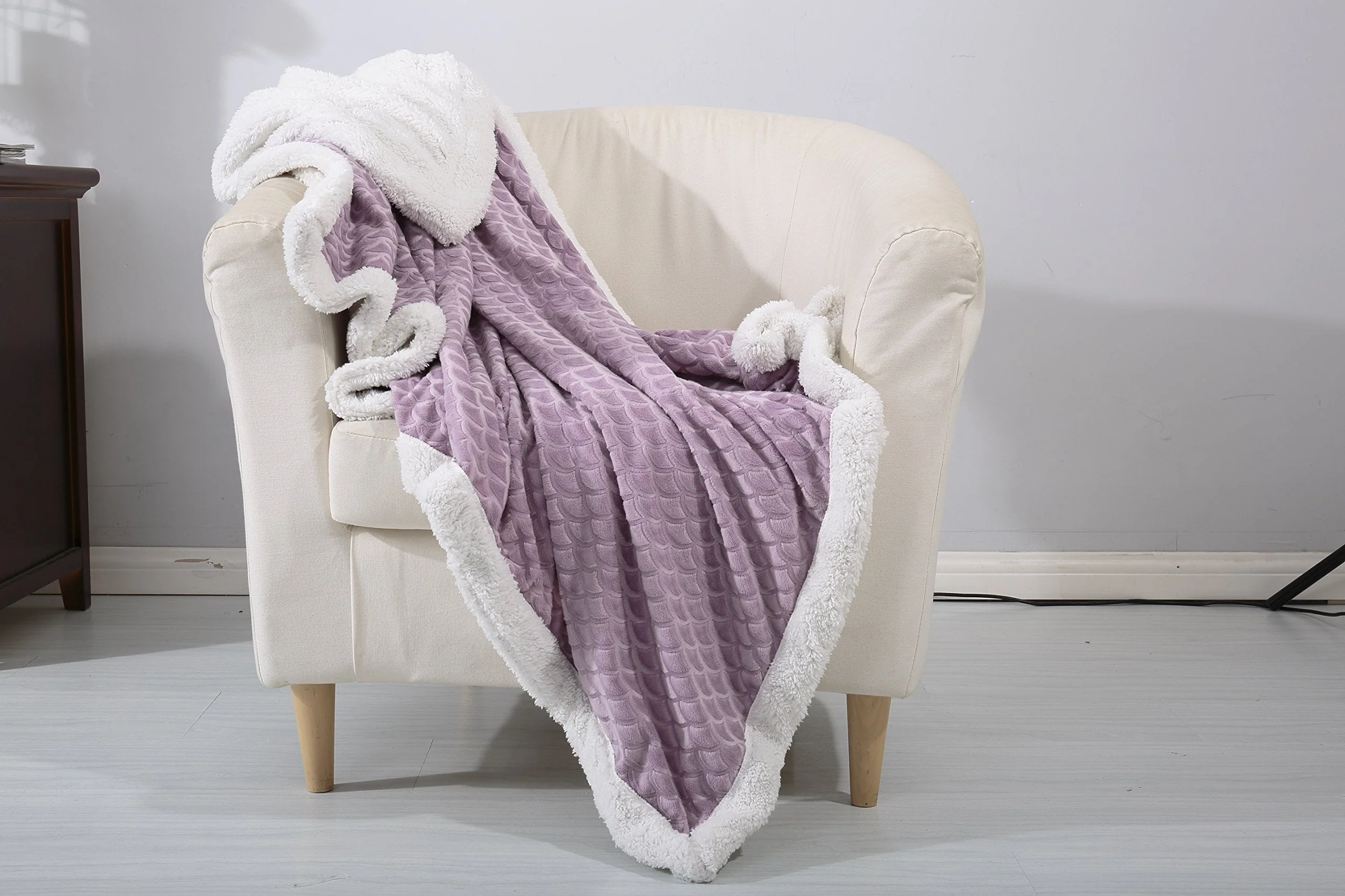 Decor&More Religious 50" x 70" Oversized Super Soft Microplush Throw Blanket - Image 13