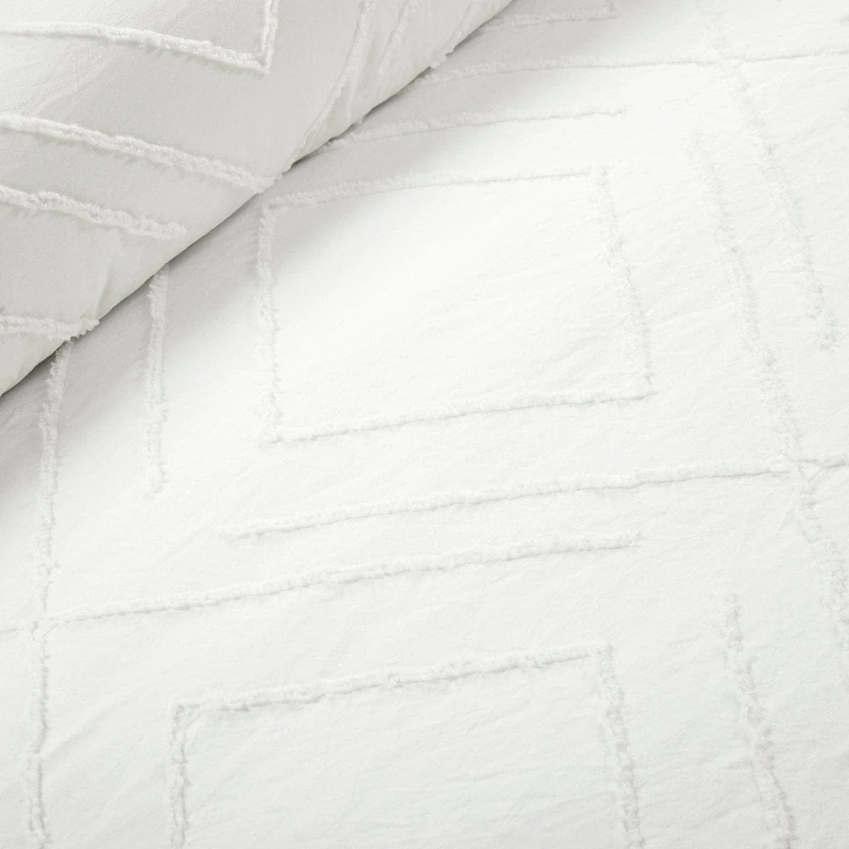 Diamond Clip Jacquard Duvet Cover 3 Piece Set - Image 3