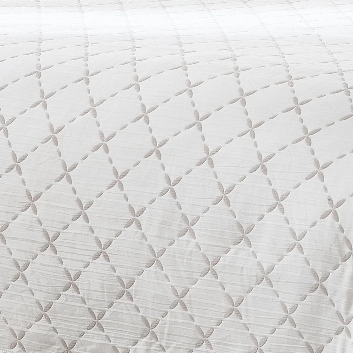 Diamond Leaf Jacquard Reversible Matelasse Coverlet Set - Image 29