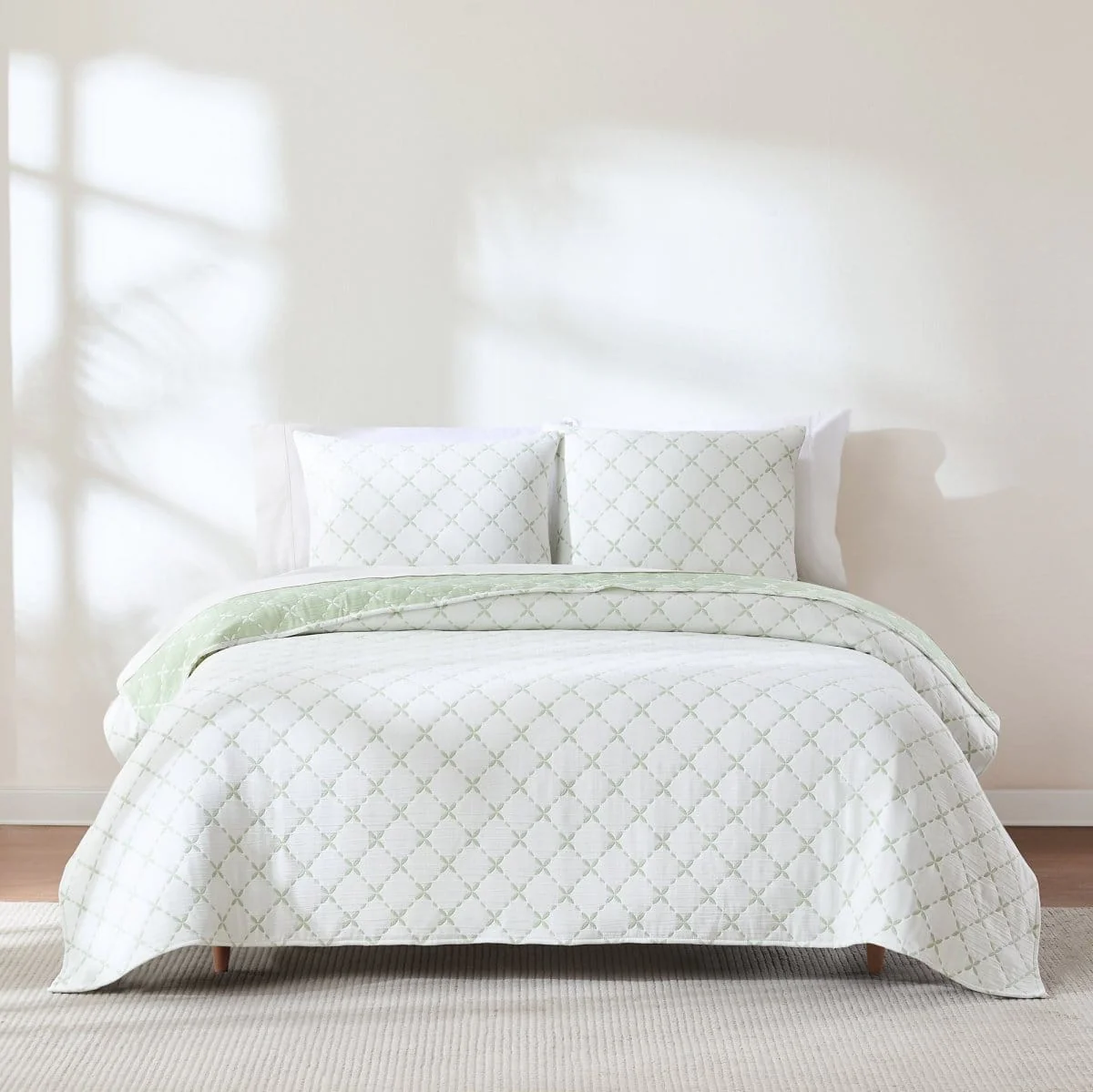Diamond Leaf Jacquard Reversible Matelasse Coverlet Set - Image 9