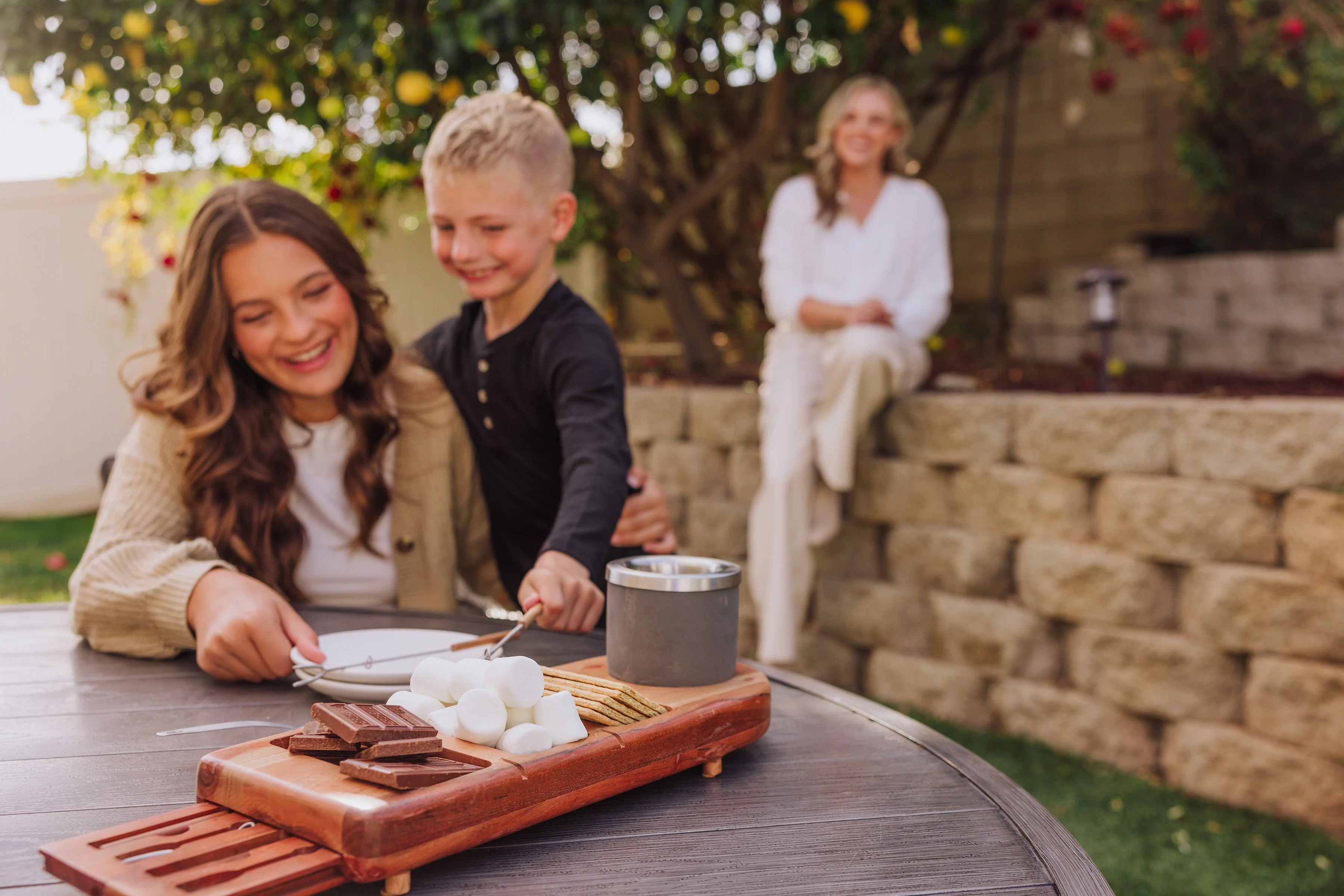 Dolce S'mores Kit with Tabletop Fire Pit - Image 7