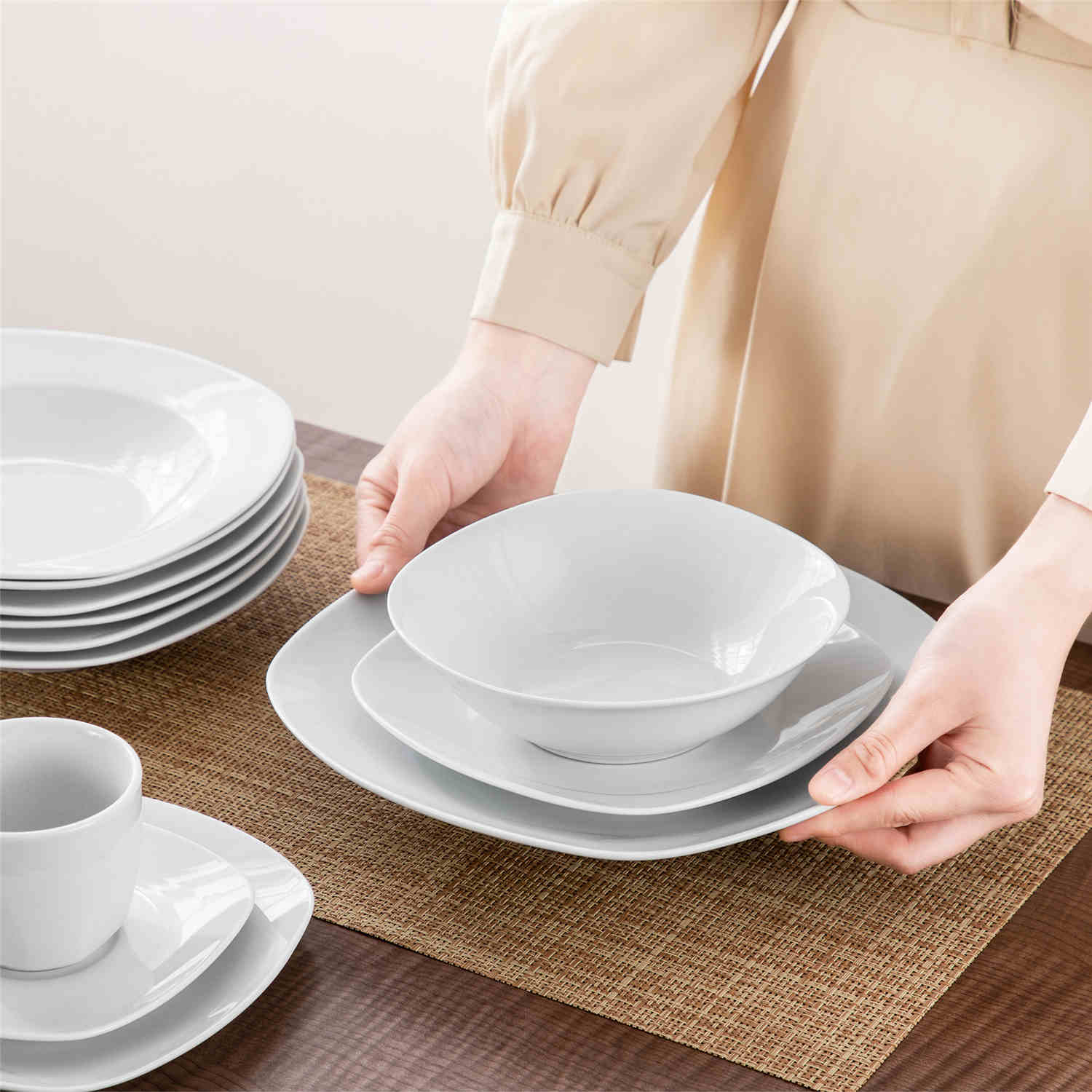 Elisa 36 Piece Dinnerware Set - Image 15
